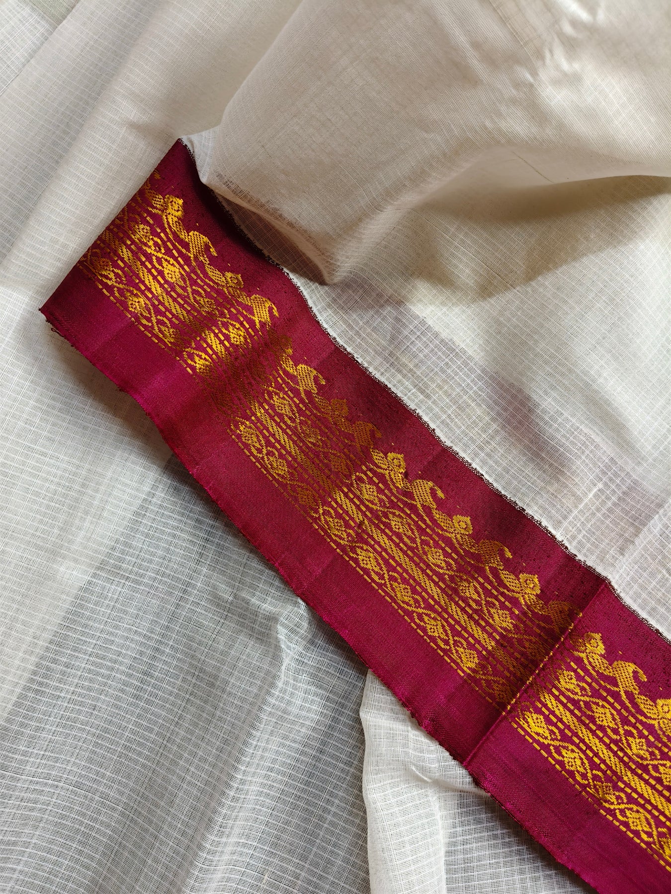 WHITE COTTON PURE HANDLOOM GADWAL SAREE