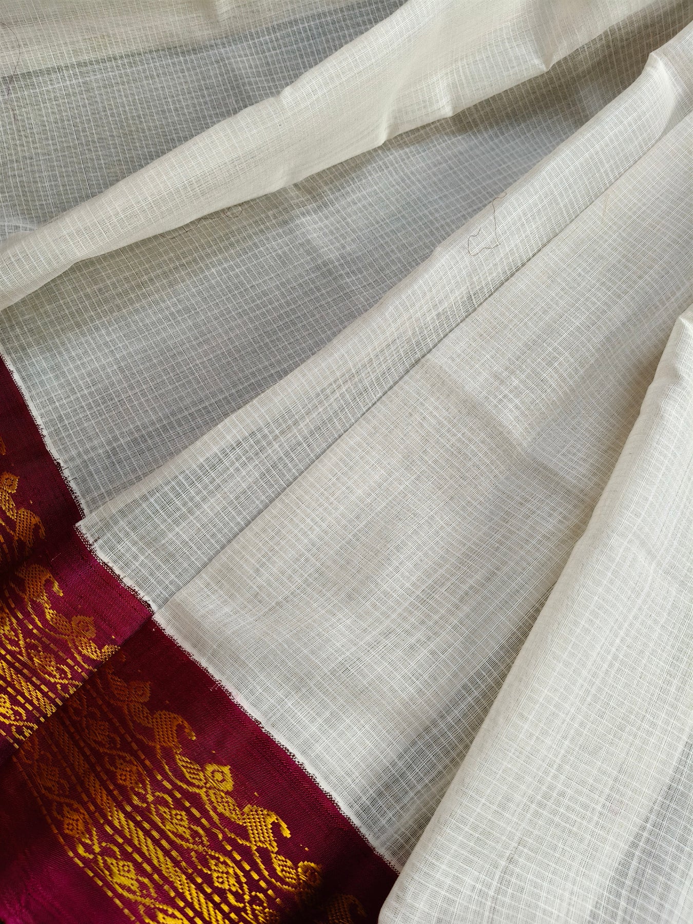 WHITE COTTON PURE HANDLOOM GADWAL SAREE