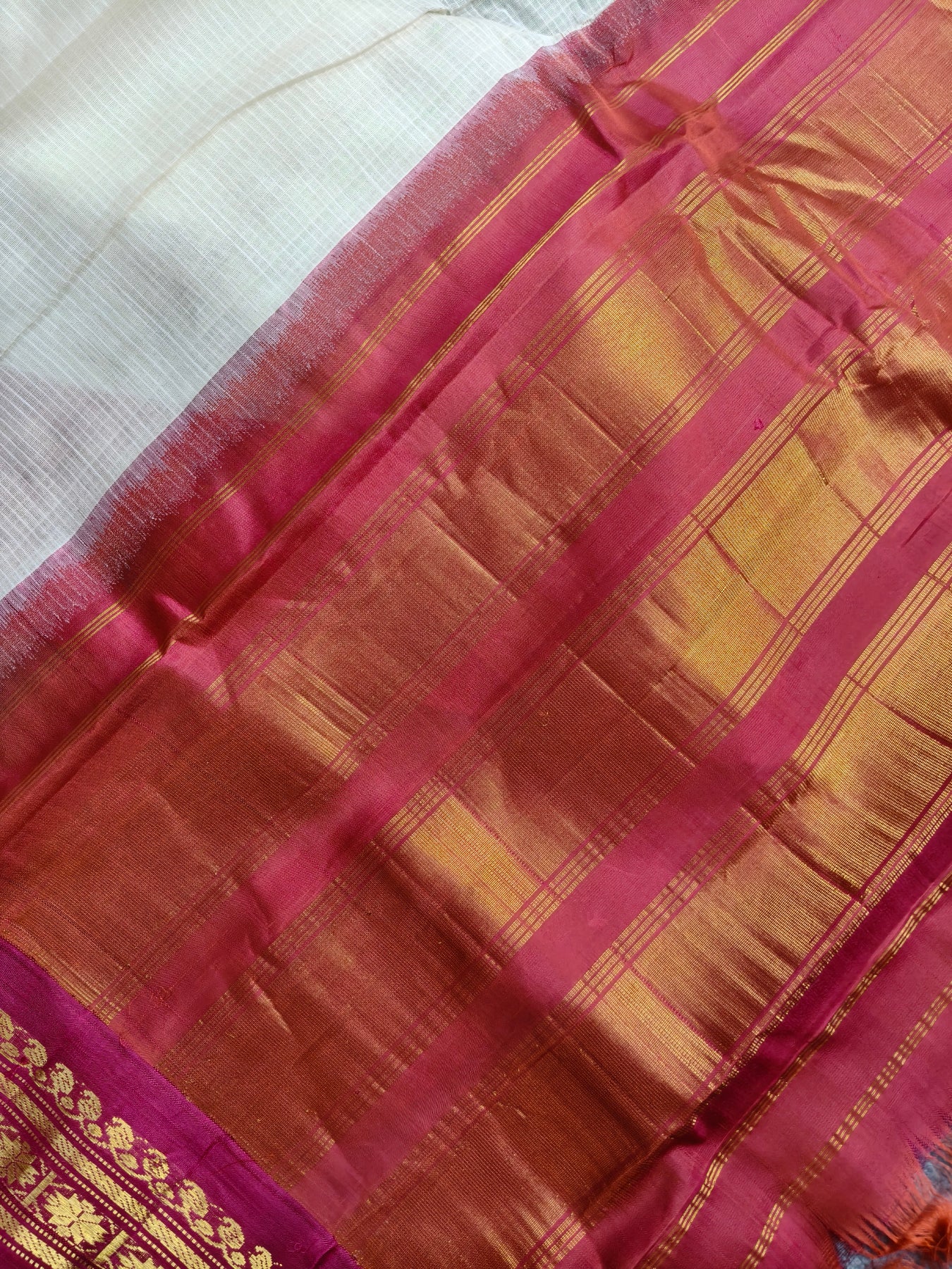 WHITE COTTON PURE HANDLOOM GADWAL SAREE