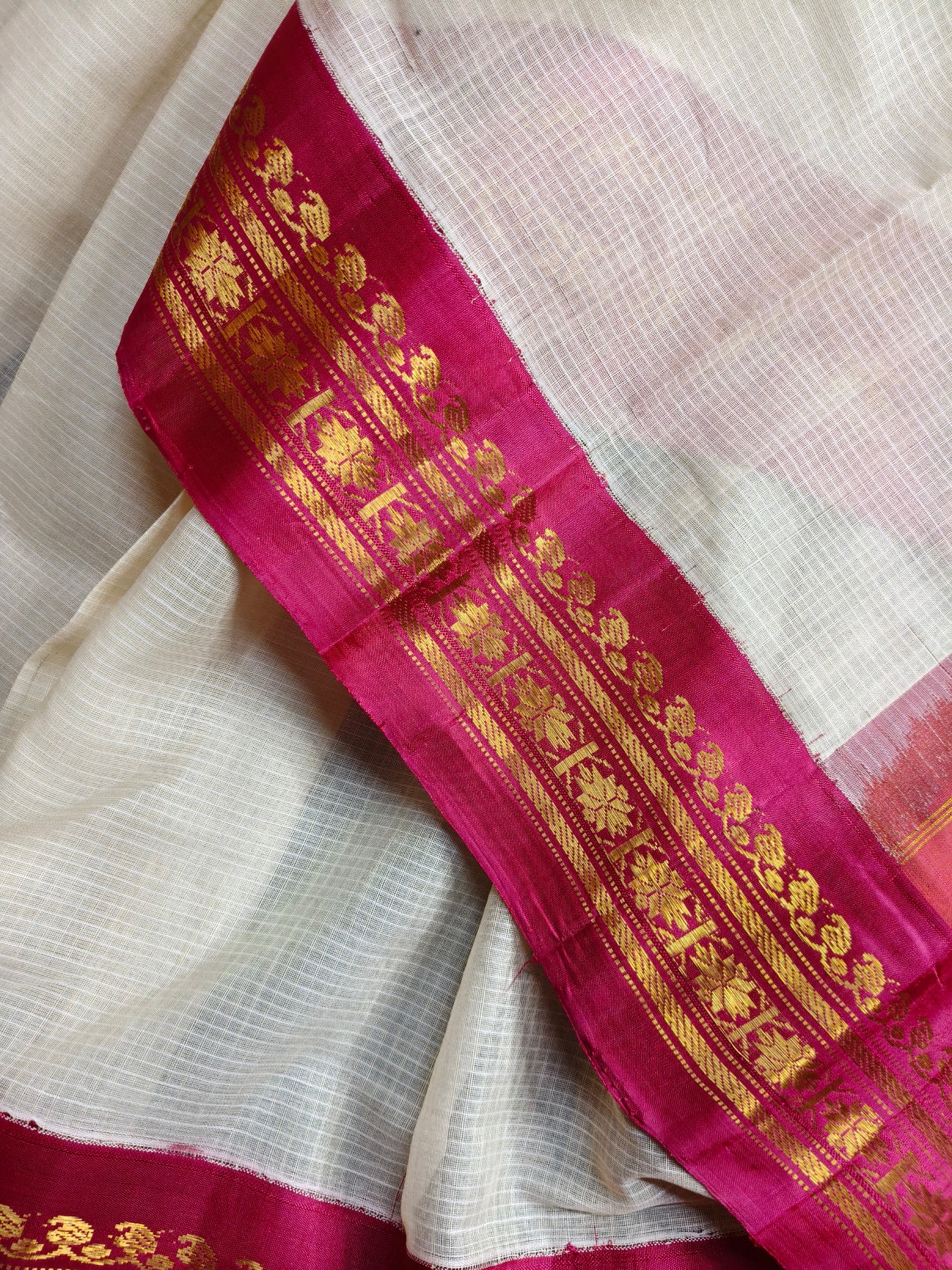 WHITE COTTON PURE HANDLOOM GADWAL SAREE