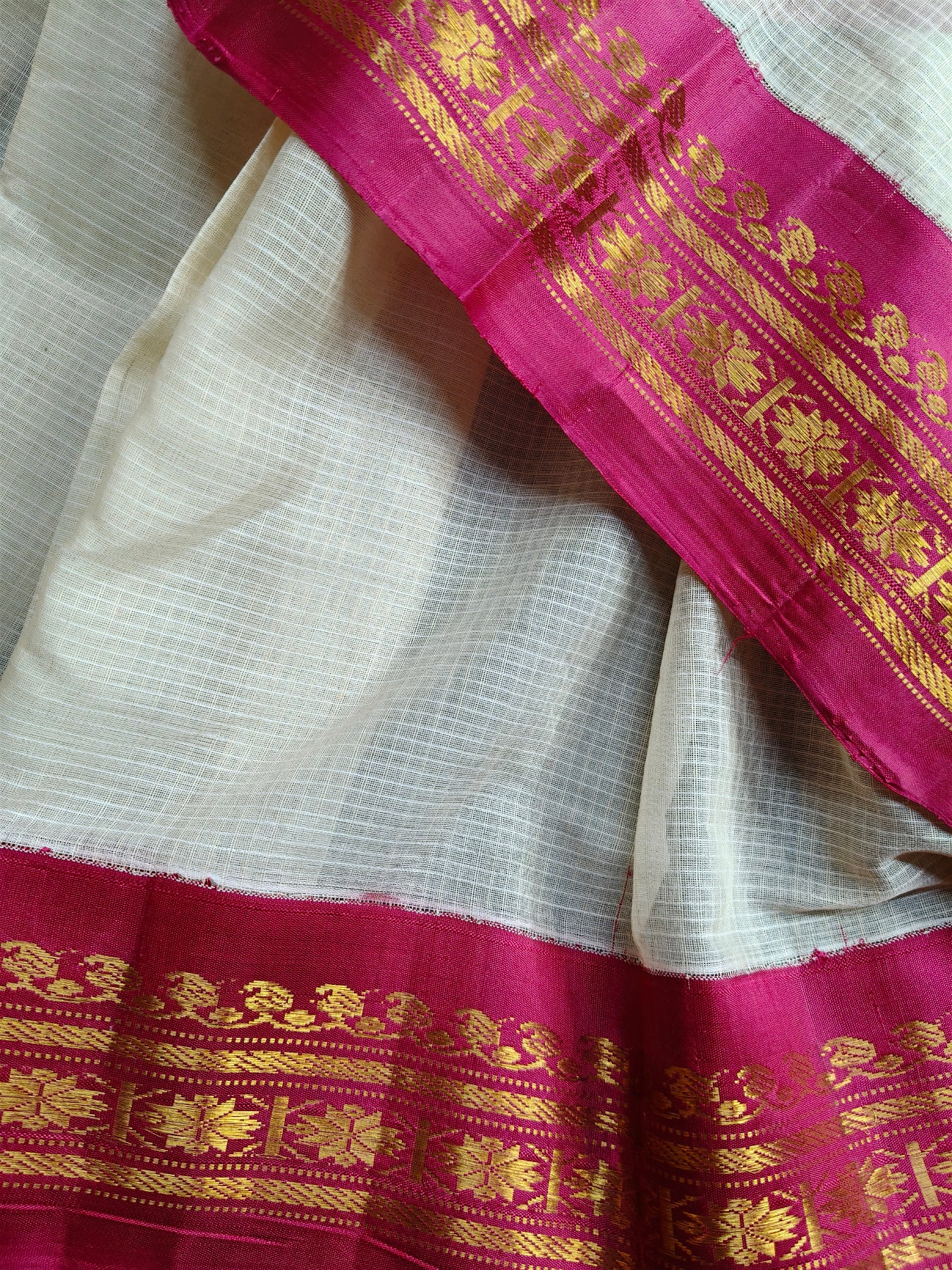 WHITE COTTON PURE HANDLOOM GADWAL SAREE