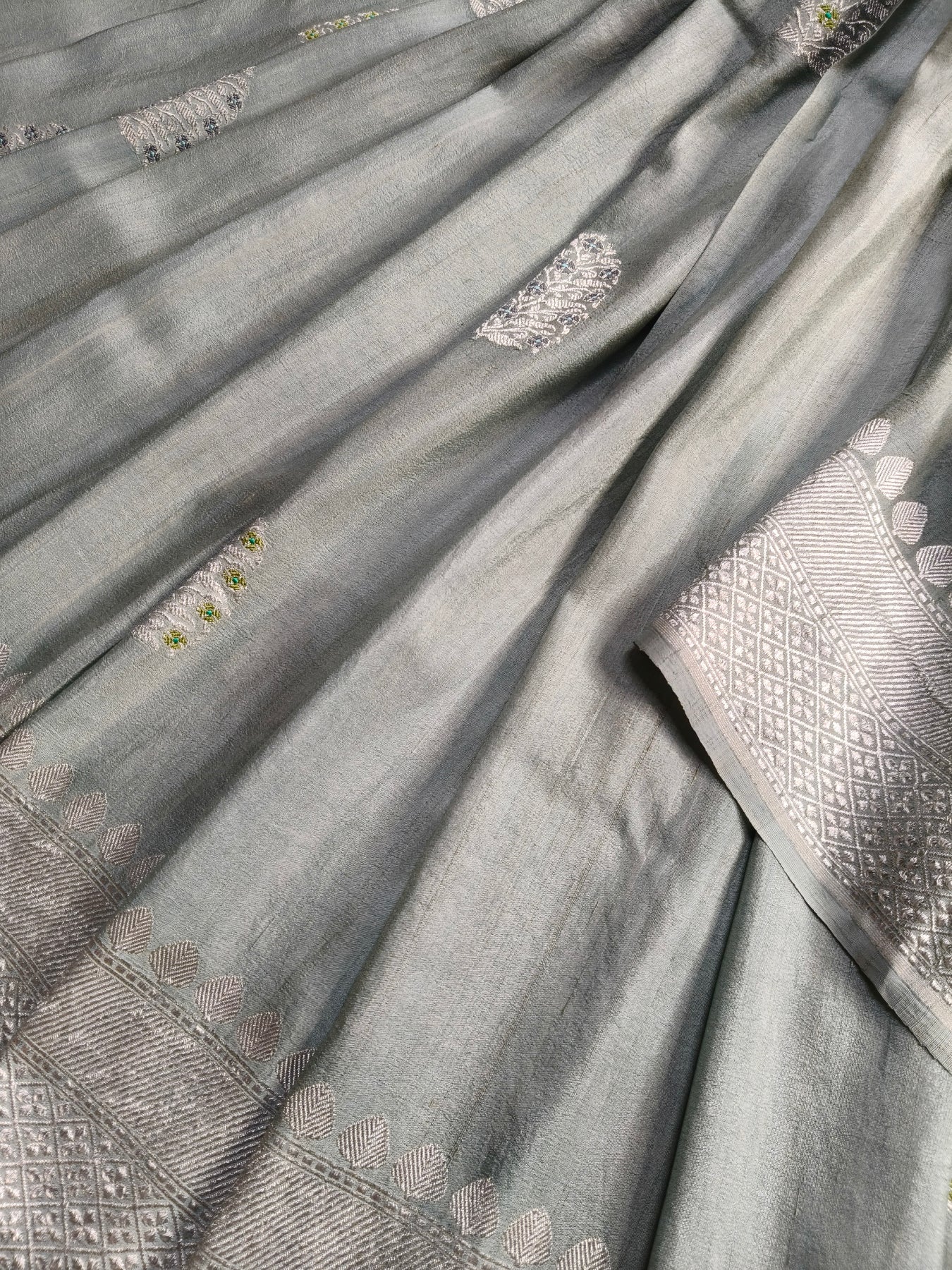 LIGHT GREY TASSAR GEORGETTE PURE HANDLOOM BANARASI SAREE