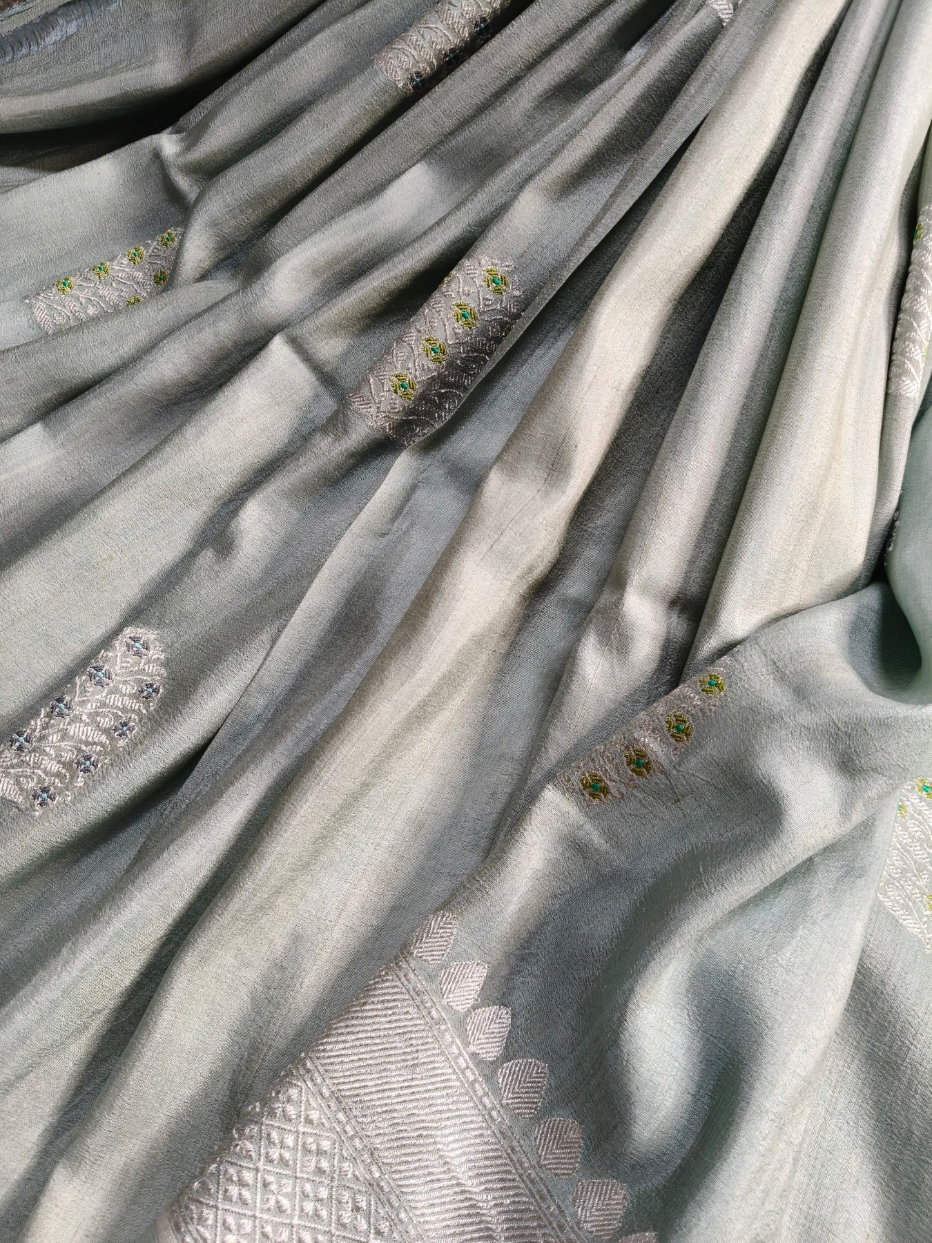 LIGHT GREY TASSAR GEORGETTE PURE HANDLOOM BANARASI SAREE
