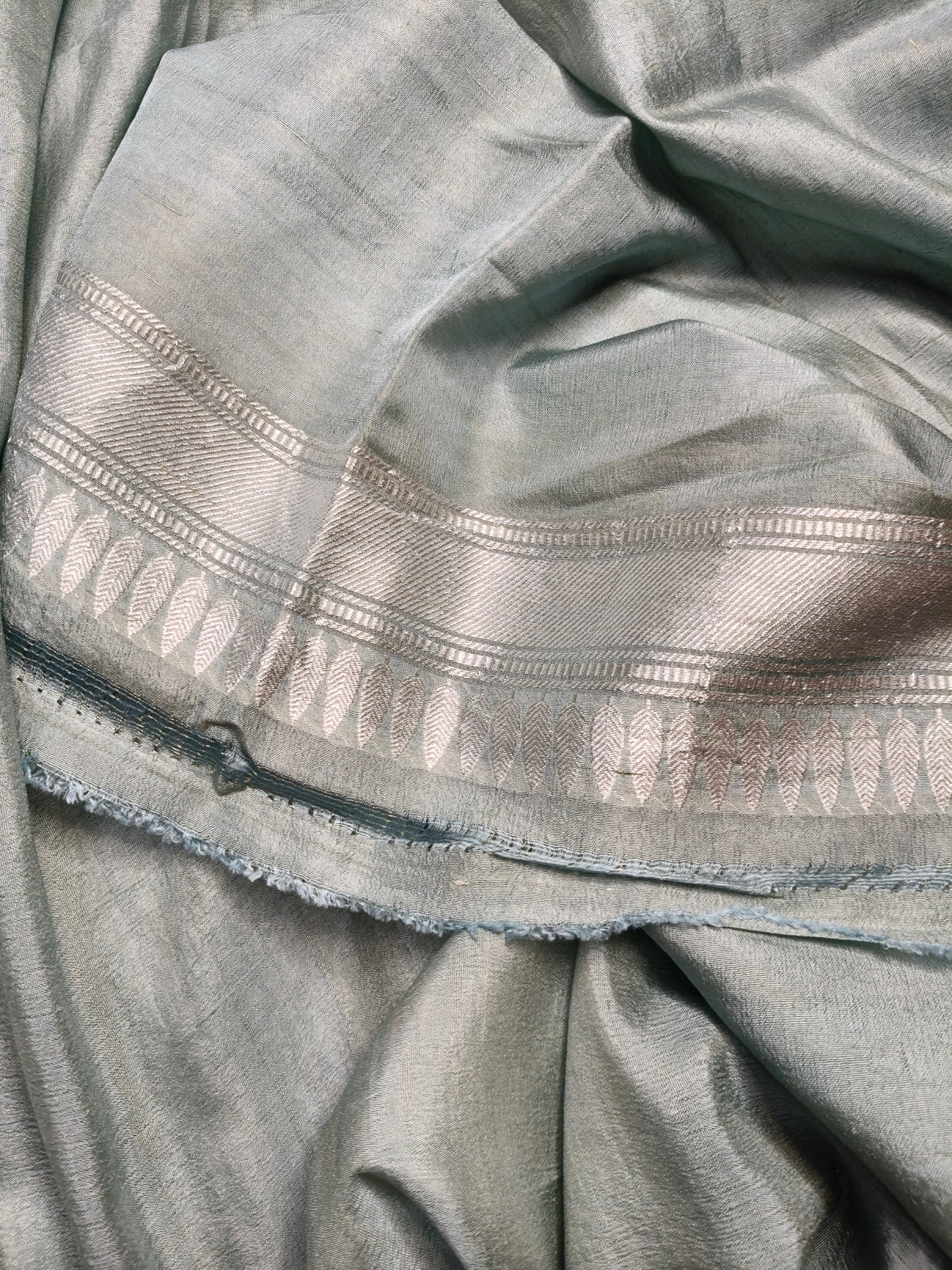 LIGHT GREY TASSAR GEORGETTE PURE HANDLOOM BANARASI SAREE