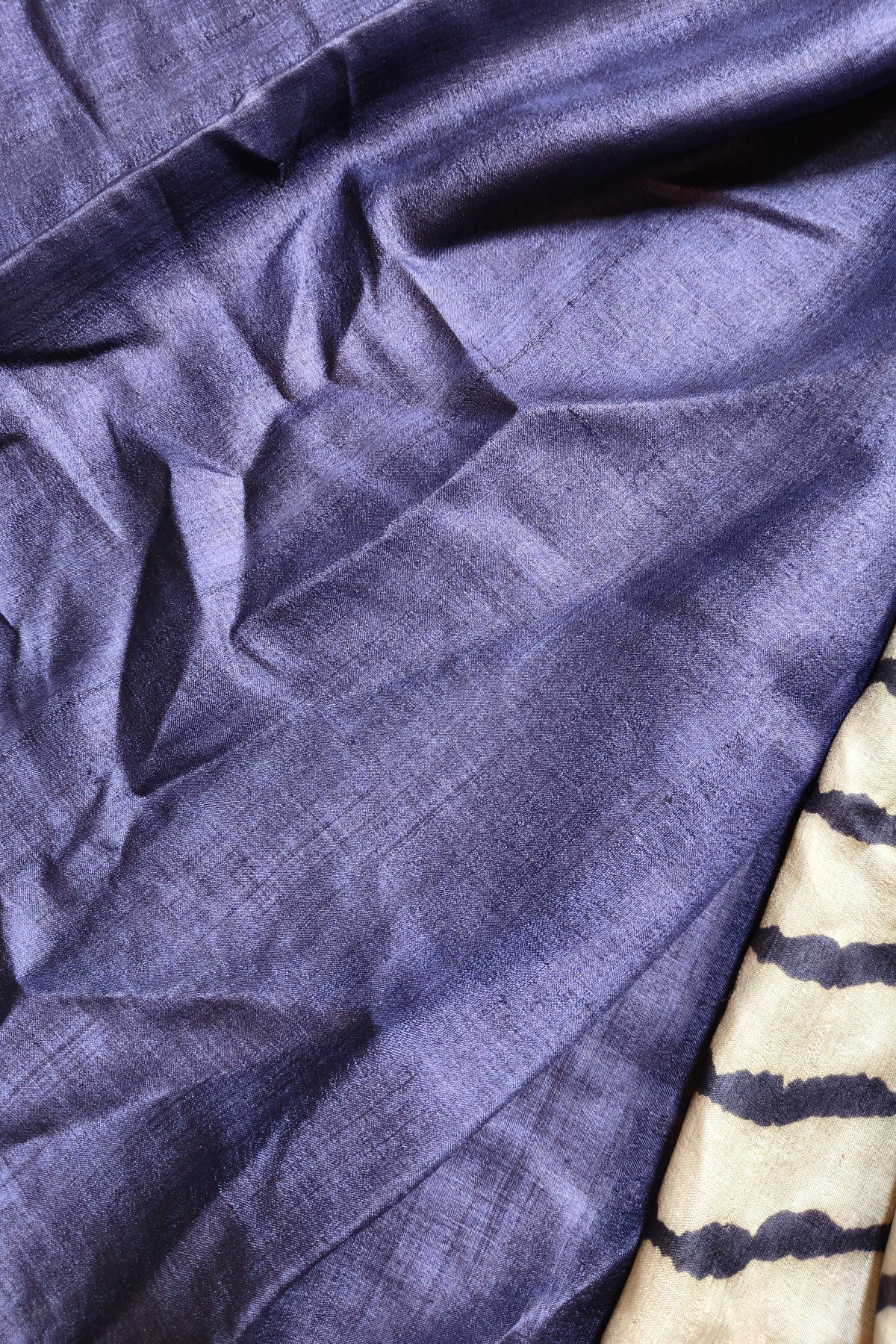 WHITE AND BLUE TUSSAR SILK PURE HANDLOOM LEHERIYA SAREE