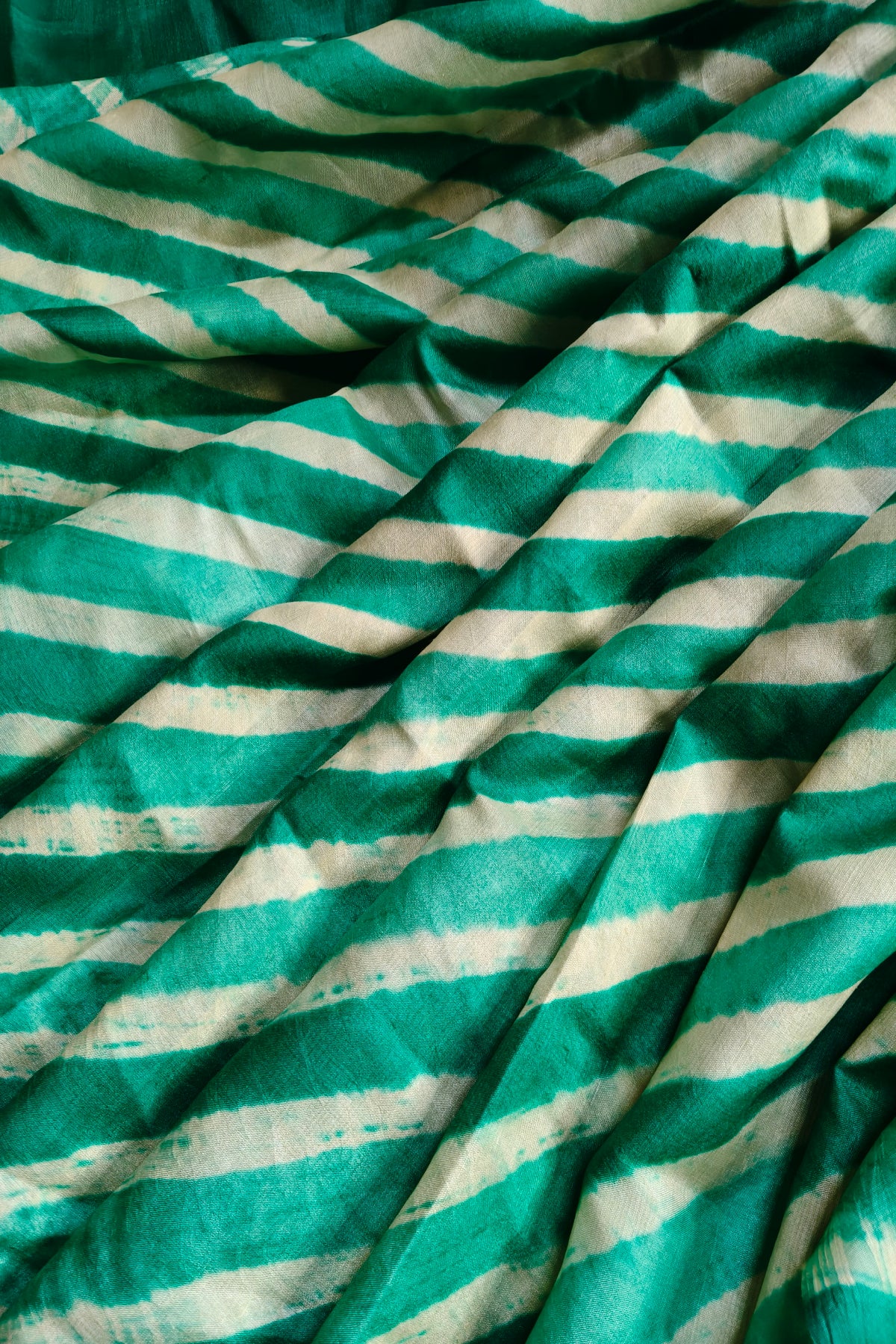 SEA GREEN AND WHITE TUSSAR SILK PURE HANDLOOM LEHERIYA SAREE