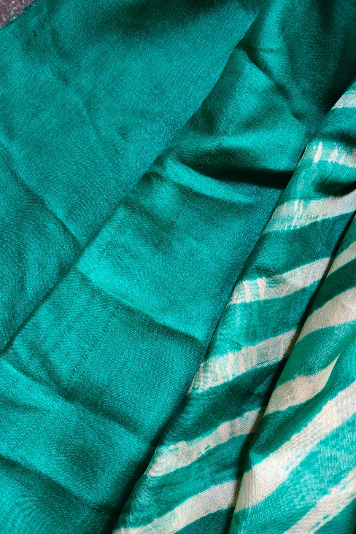 SEA GREEN AND WHITE TUSSAR SILK PURE HANDLOOM LEHERIYA SAREE