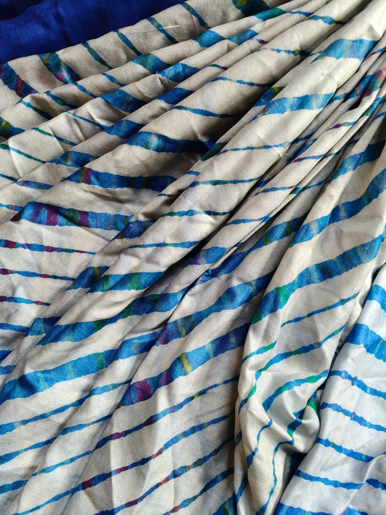 WHITE BLUE TUSSAR SILK PURE HANDLOOM LEHERIYA SAREE