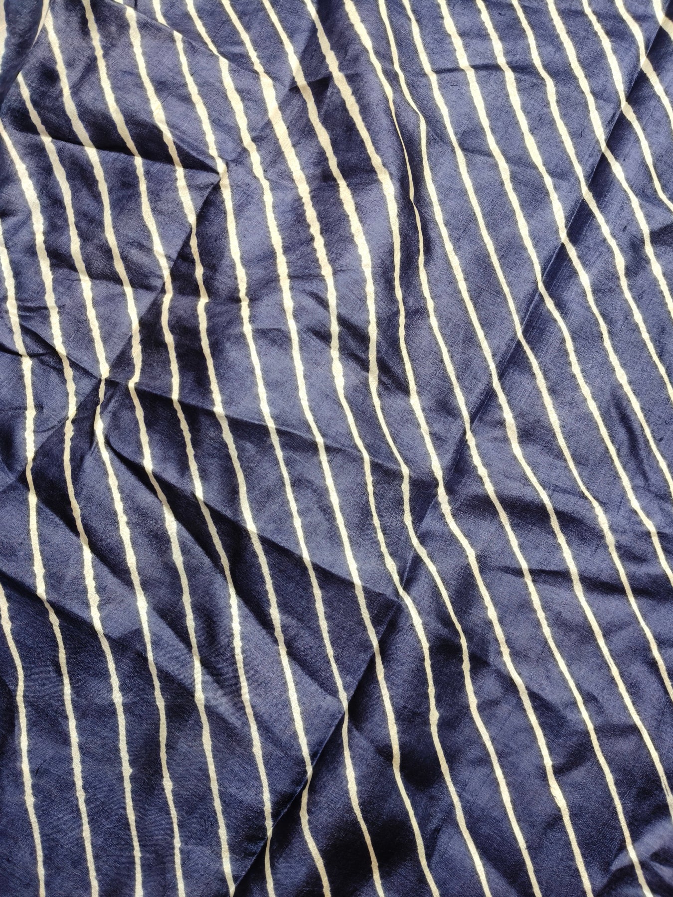 MIDNIGHT BLUE AND WHITE TUSSAR SILK PURE HANDLOOM LEHERIYA SAREE