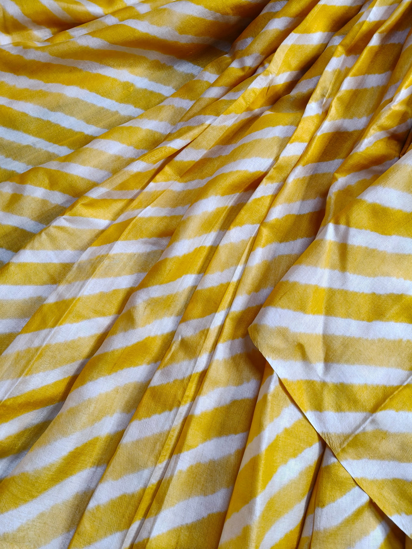 YELLOW AND WHITE SILK PURE HANDLOOM LEHERIYA SAREE
