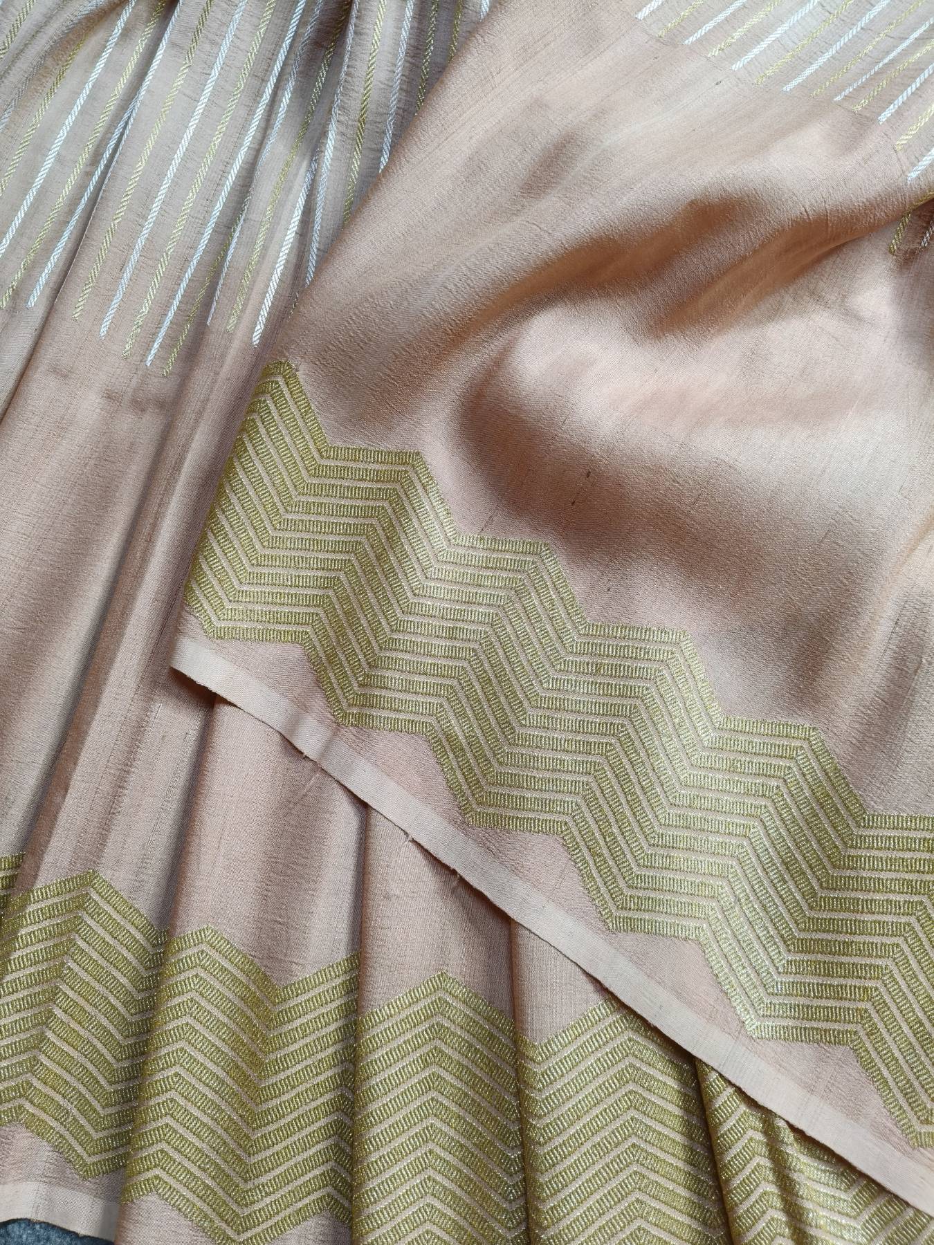 PEACH GEORGETTE TUSSAR PURE HANDLOOM BANARASI SAREE