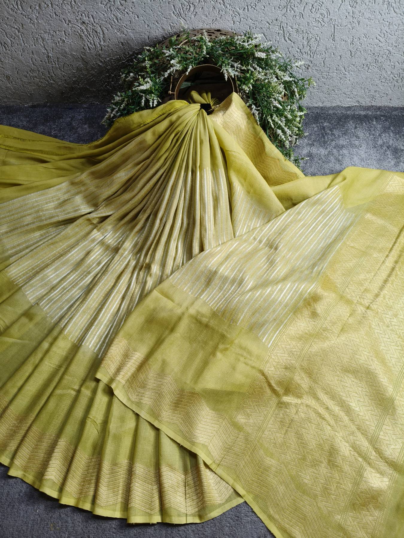 LIME GREEN GEORGETTE TUSSAR PURE HANDLOOM BANARSI SAREE
