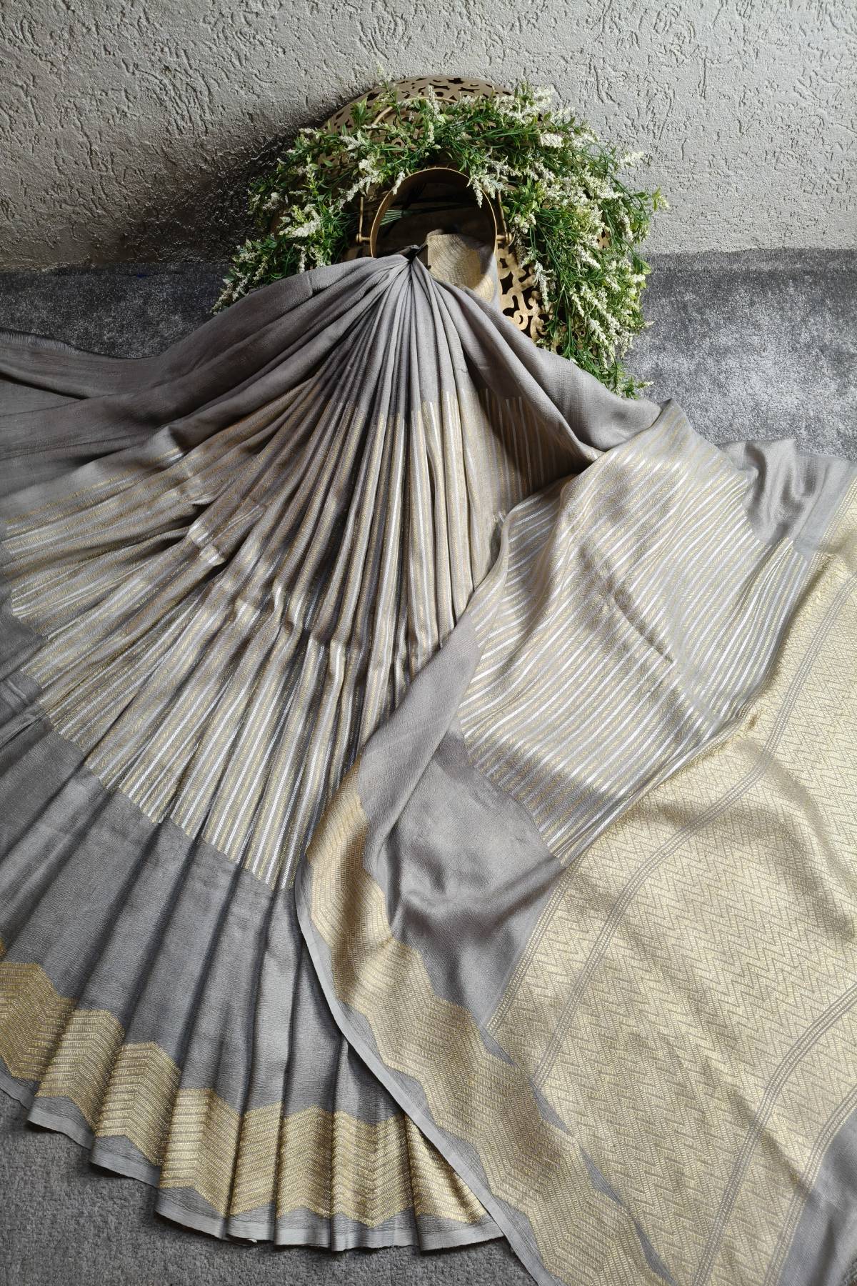 GREY GEORGETTE TUSSAR PURE HANDLOOM BANARSI SAREE
