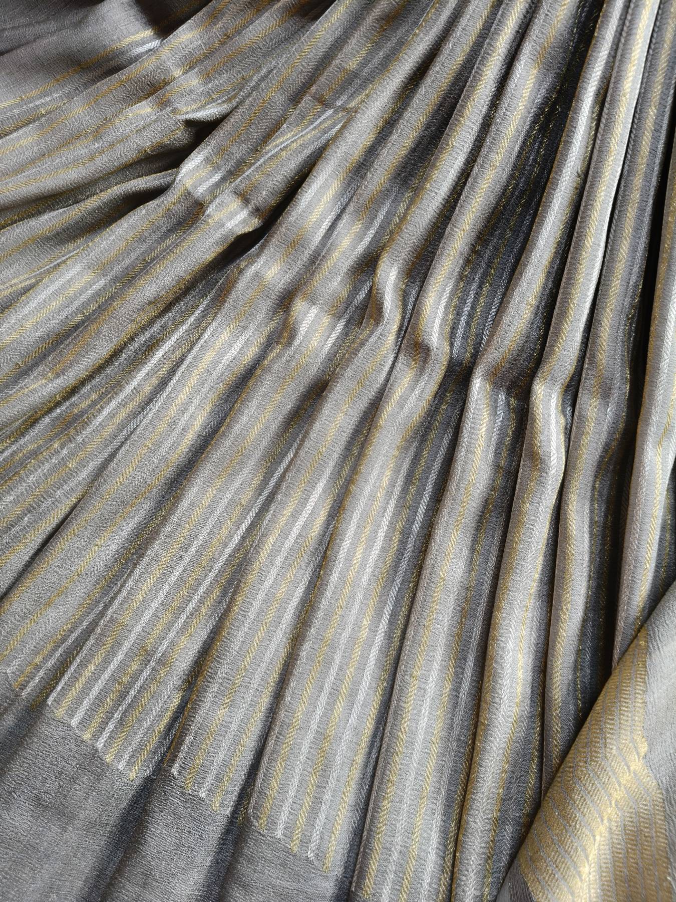 GREY GEORGETTE TUSSAR PURE HANDLOOM BANARSI SAREE