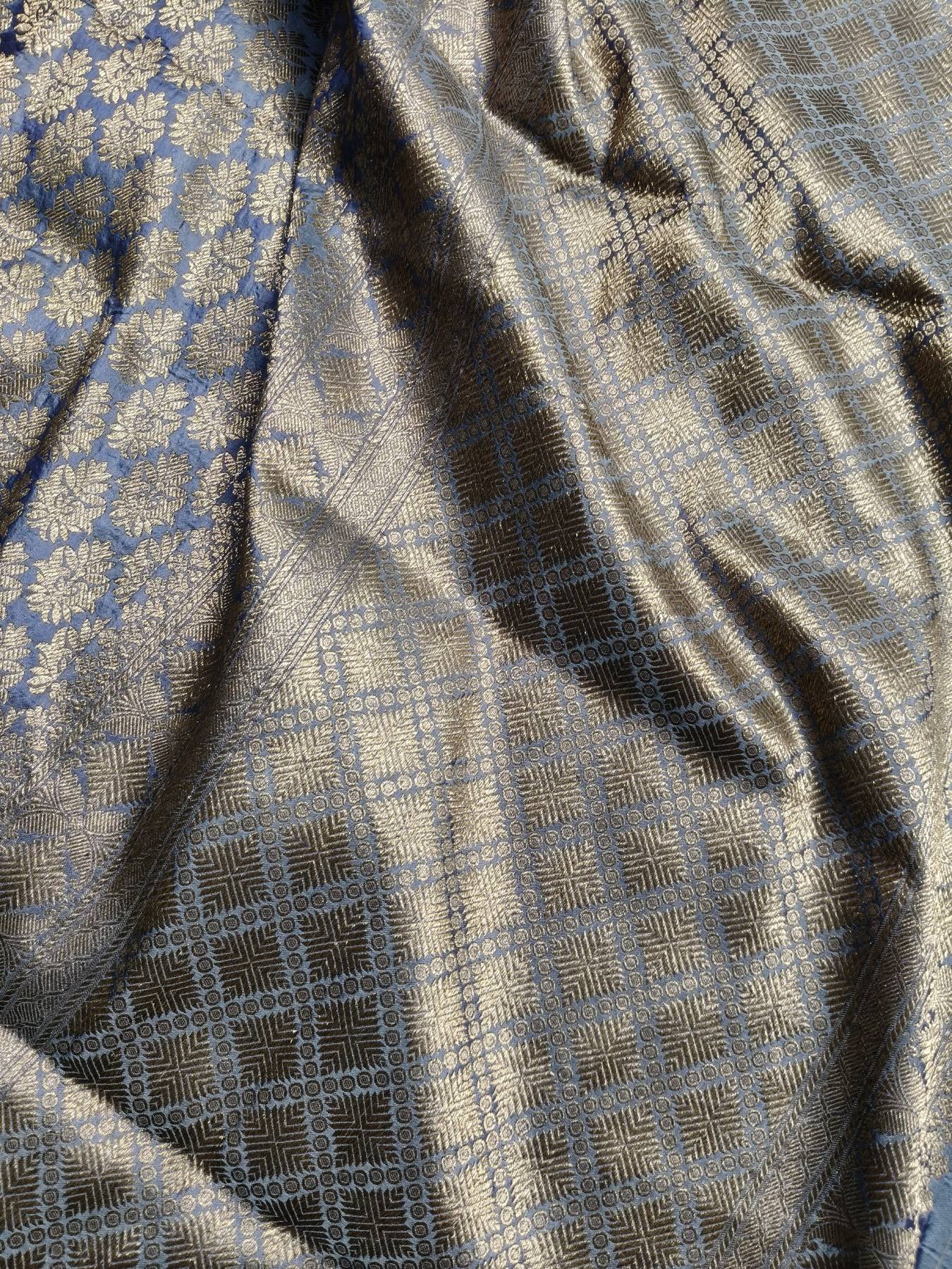 GREY SILK PURE HANDLOOM BANARASI SAREE