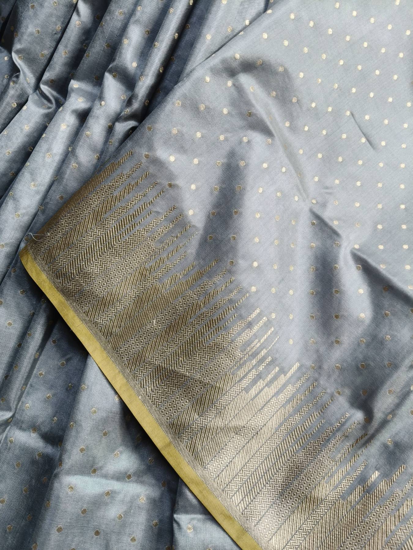 GREY SILK PURE HANDLOOM BANARASI SAREE