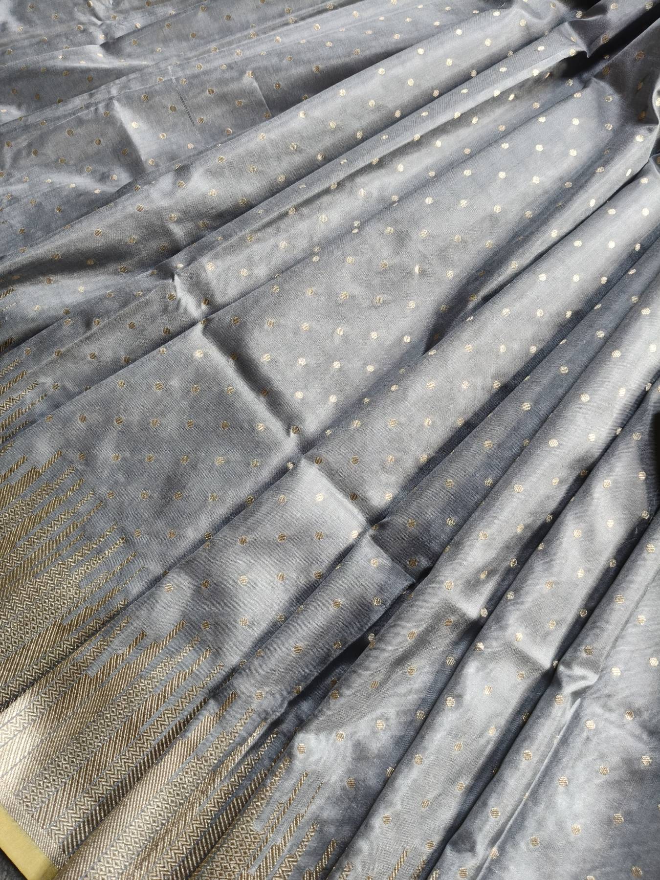 GREY SILK PURE HANDLOOM BANARASI SAREE