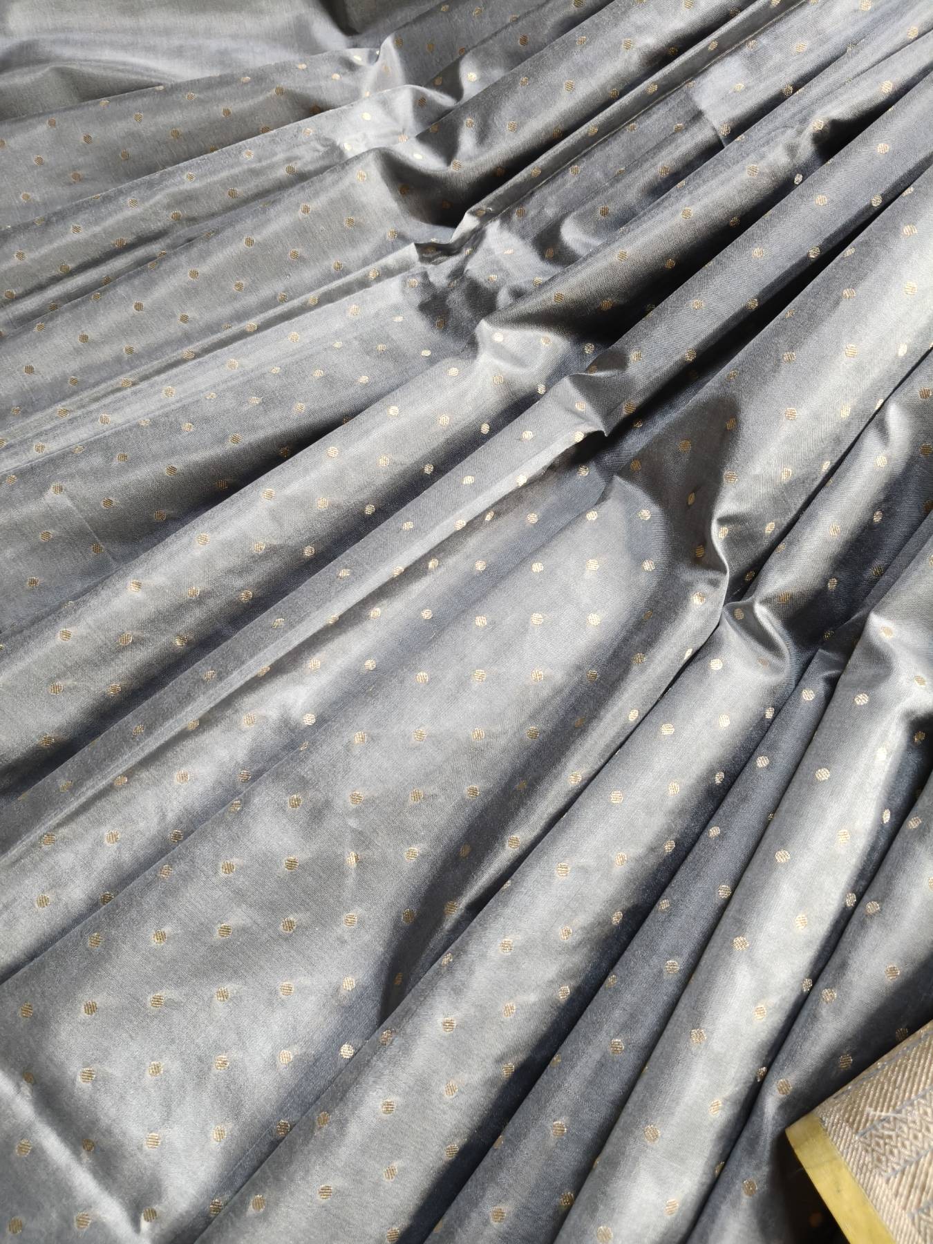 GREY SILK PURE HANDLOOM BANARASI SAREE