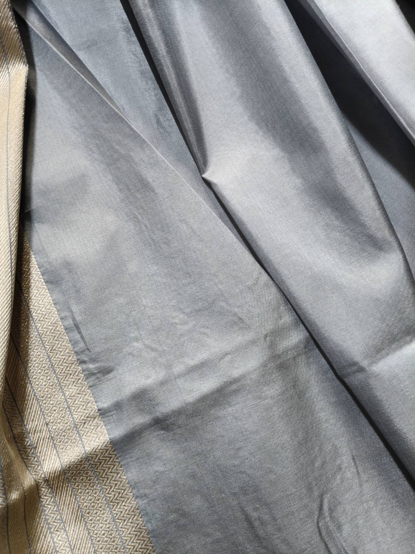 GREY SILK PURE HANDLOOM BANARASI SAREE
