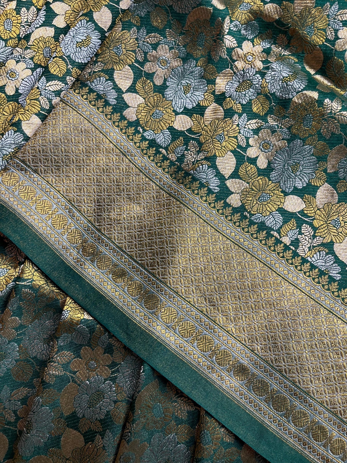 BOTTLE GREEN SILK PURE HANDLOOM BANARASI SAREE