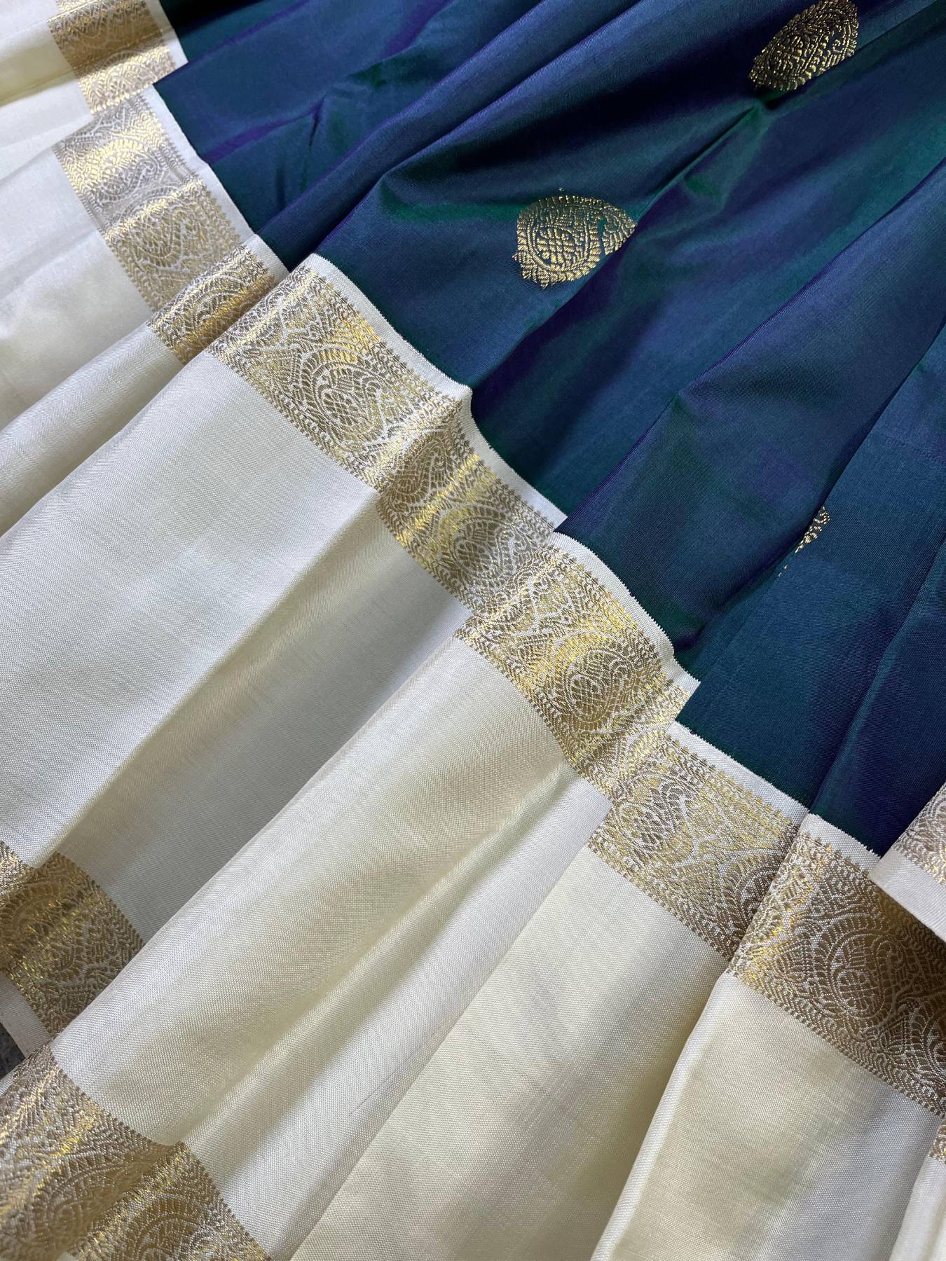 PEACOCK GREEN SILK PURE HANDLOOM KANJIVARAM SAREE