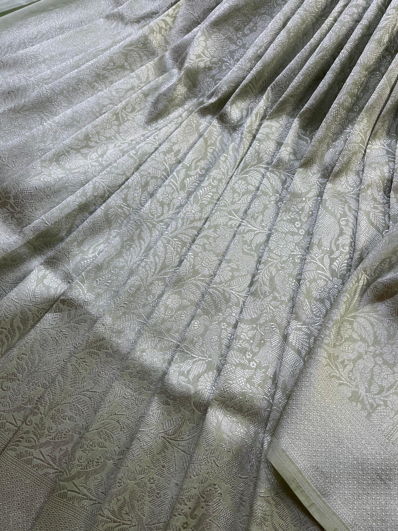 PISTA GREEN SILK PURE HANDLOOM BANARASI SAREE