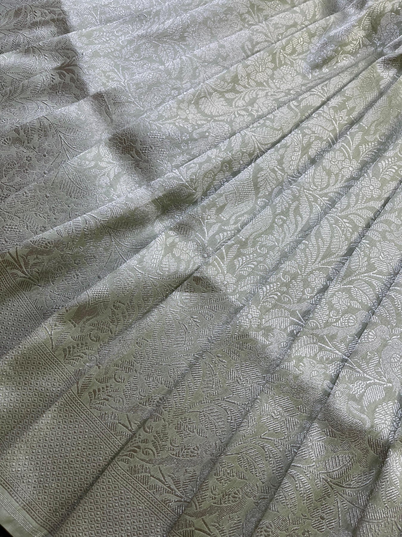 PISTA GREEN SILK PURE HANDLOOM BANARASI SAREE