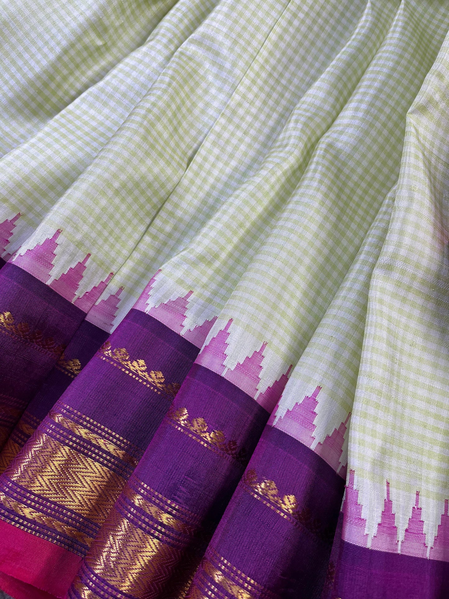 LIGHT PISTA GREEN SILK PURE HANDLOOM GADWAL SAREE