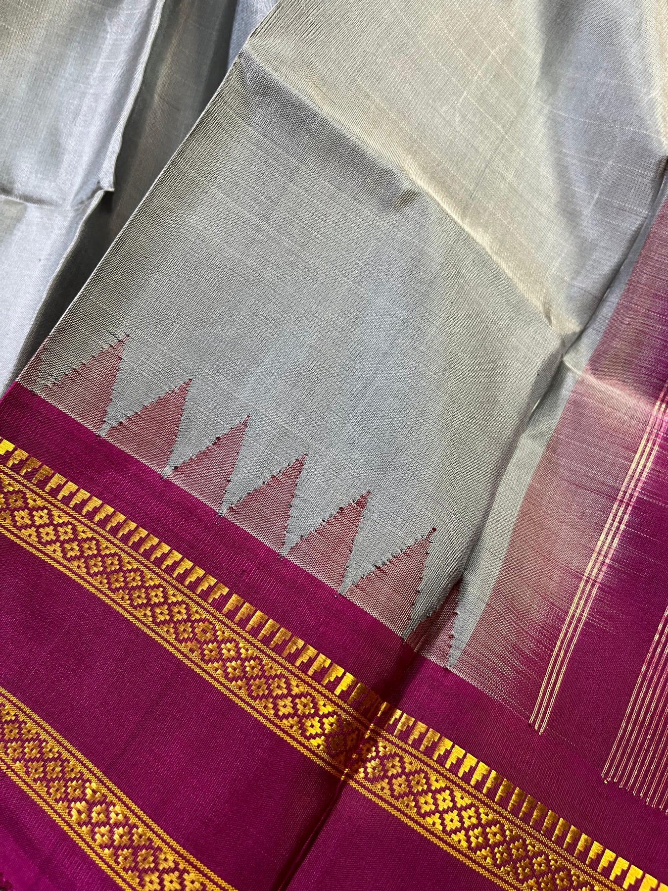 LIGHT GREY SILK PURE HANDLOOM GADWAL DUPATTA