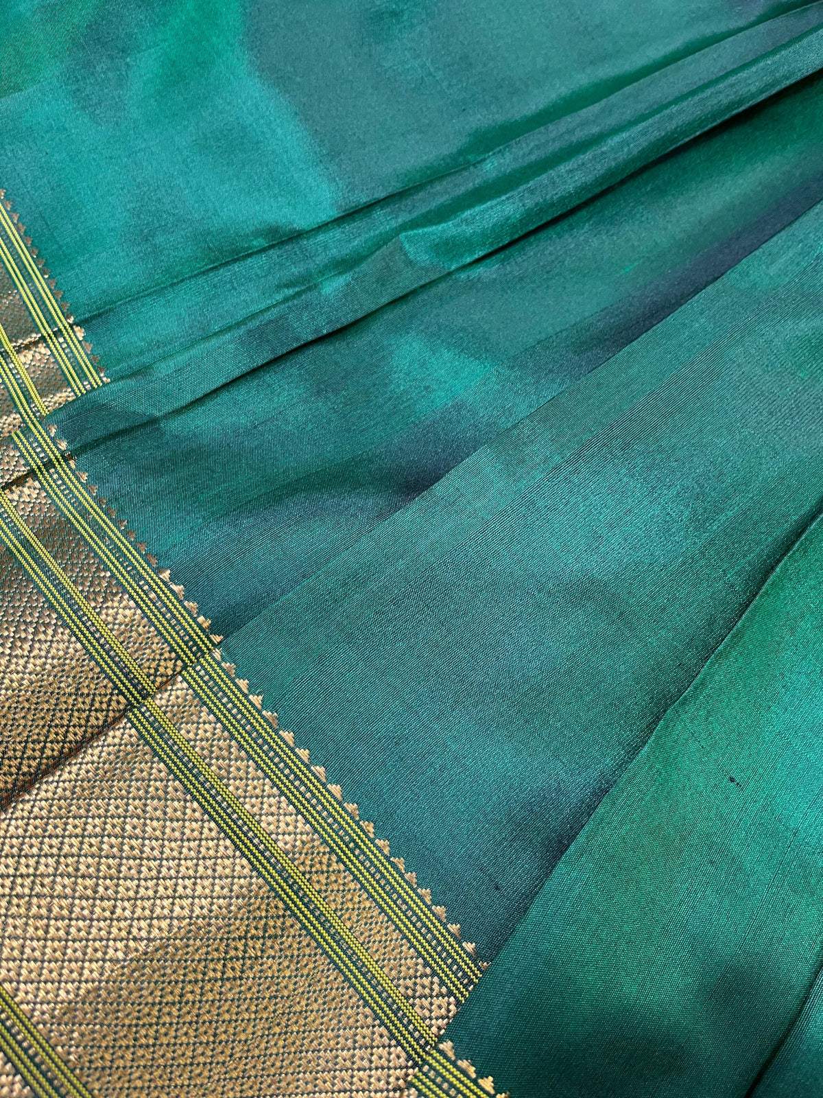 GREEN SILK PURE HANDLOOM PAITHANI SAREE