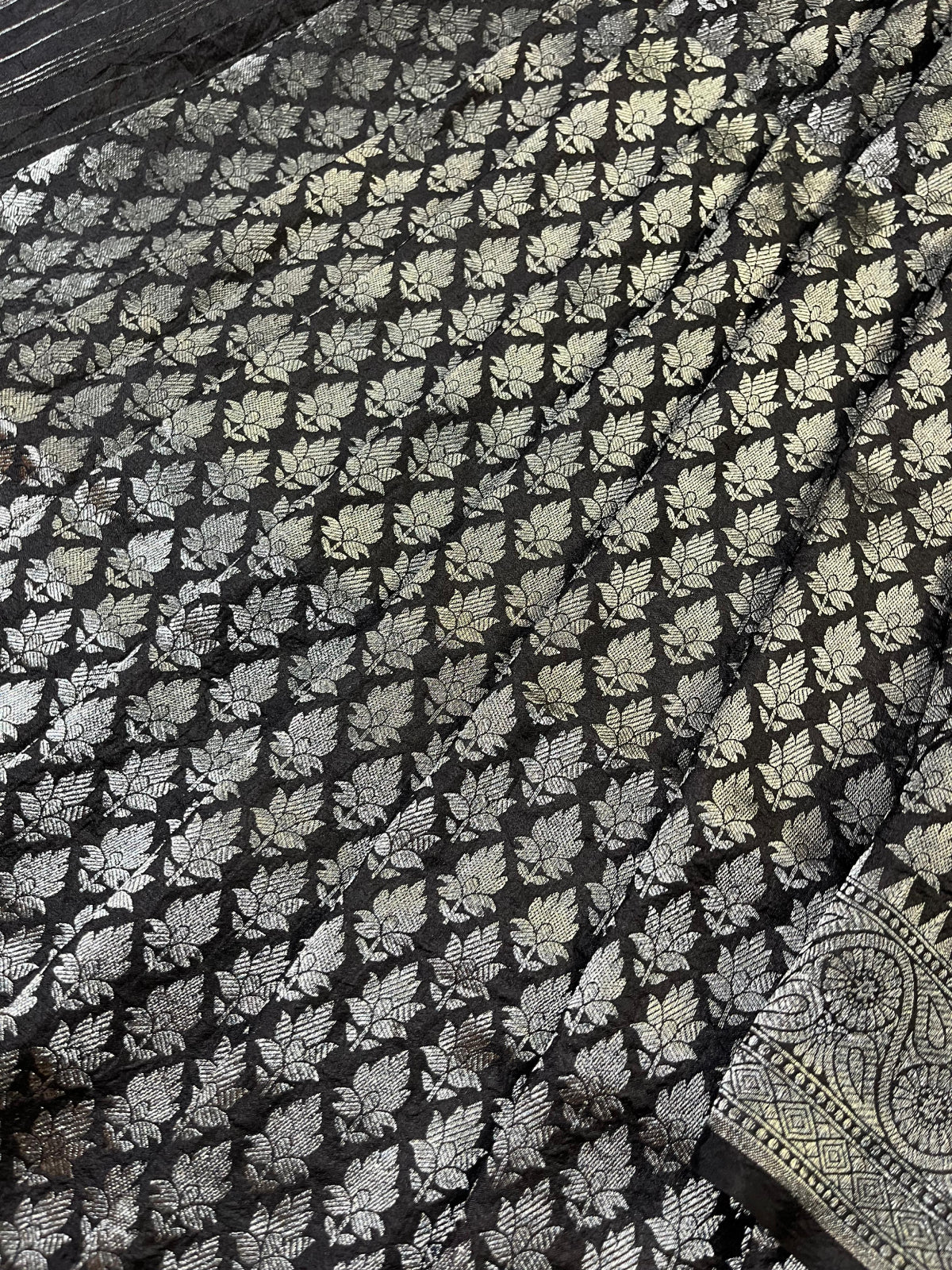 BLACK SILK PURE HANDLOOM BANARASI SAREE