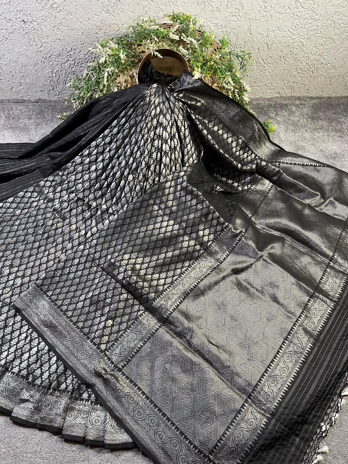 BLACK SILK PURE HANDLOOM BANARASI SAREE