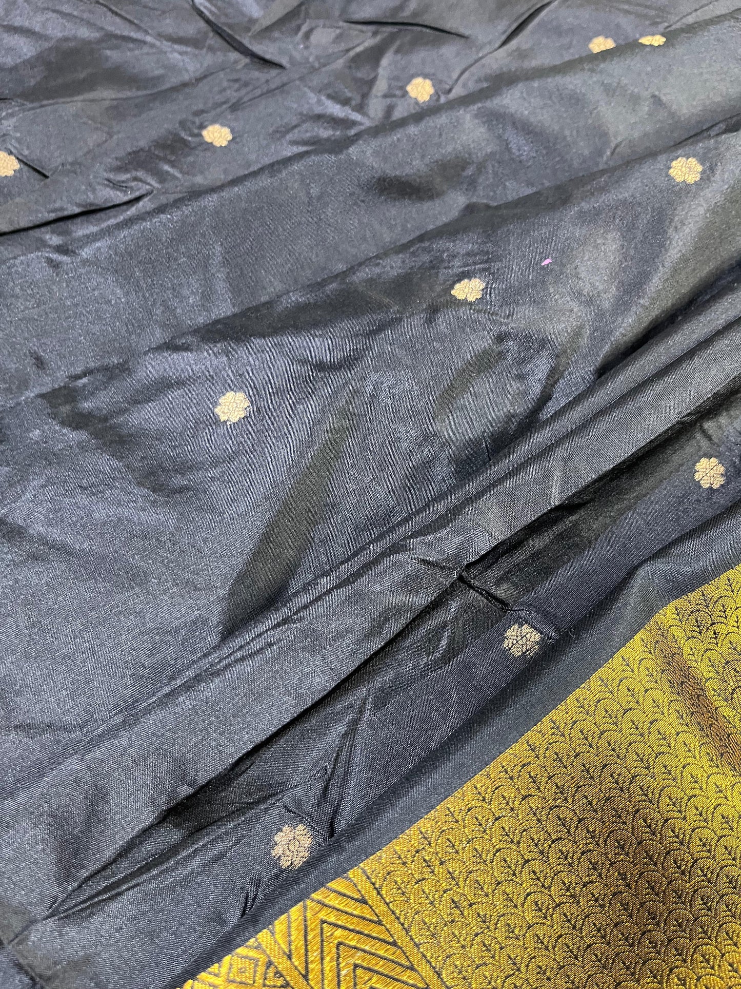 GOLD KATAN TISSUE PURE HANDLOOM BANARASI SAREE