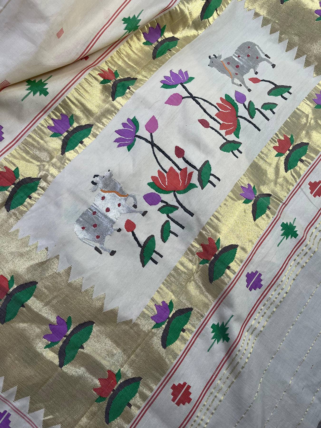 OFF-WHITE COTTON PURE HANDLOOM PAITHANI SAREE
