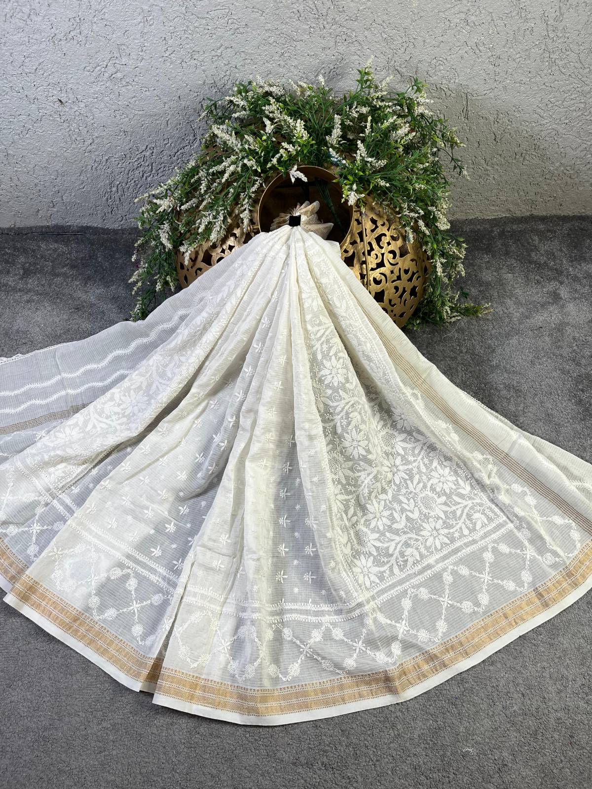 WHITE COTTON PURE HANDLOOM LUCKNOWI DUPATTA