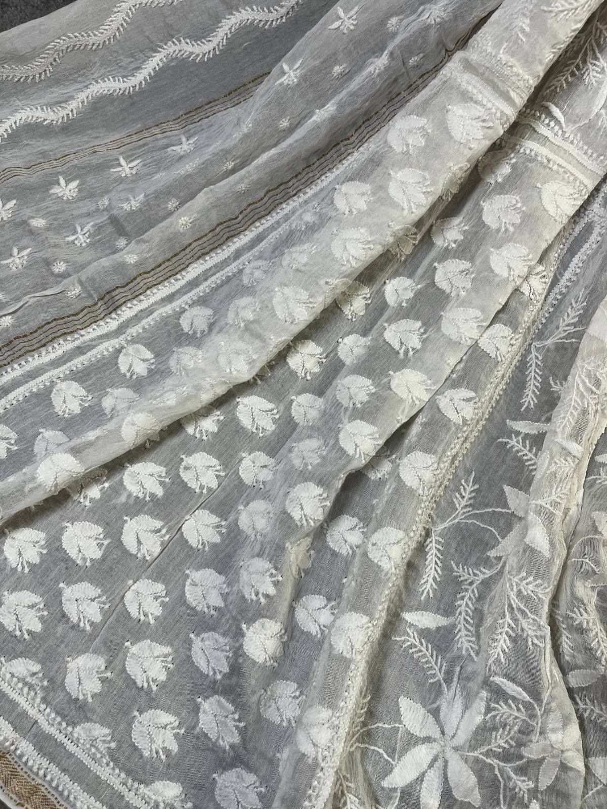 WHITE COTTON PURE HANDLOOM LUCKNOWI DUPATTA