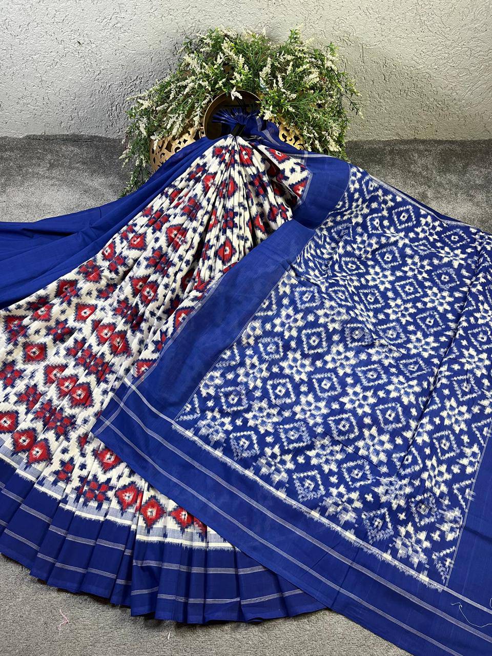 WHITE COTTON PURE HANDLOOM IKKAT SAREE