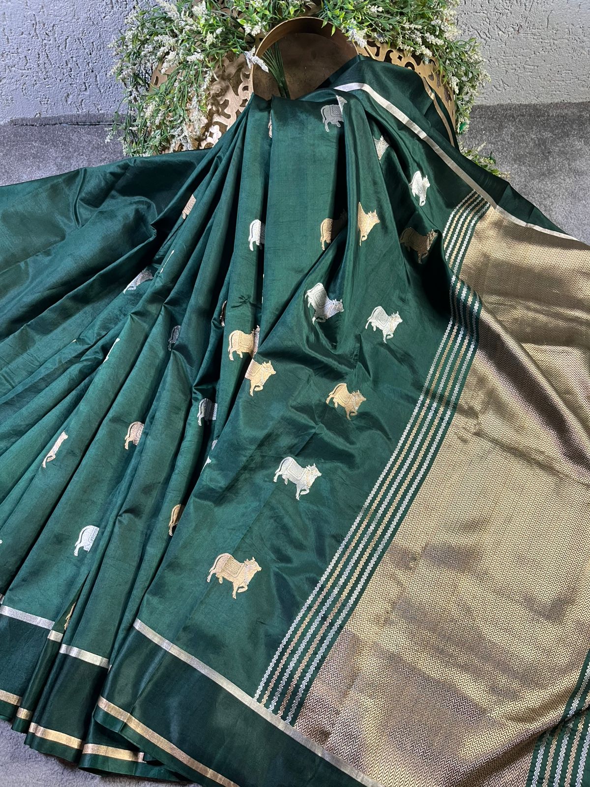 BOTTLE GREEN CHINIYA SILK PURE HANDLOOM BANARASI SAREE