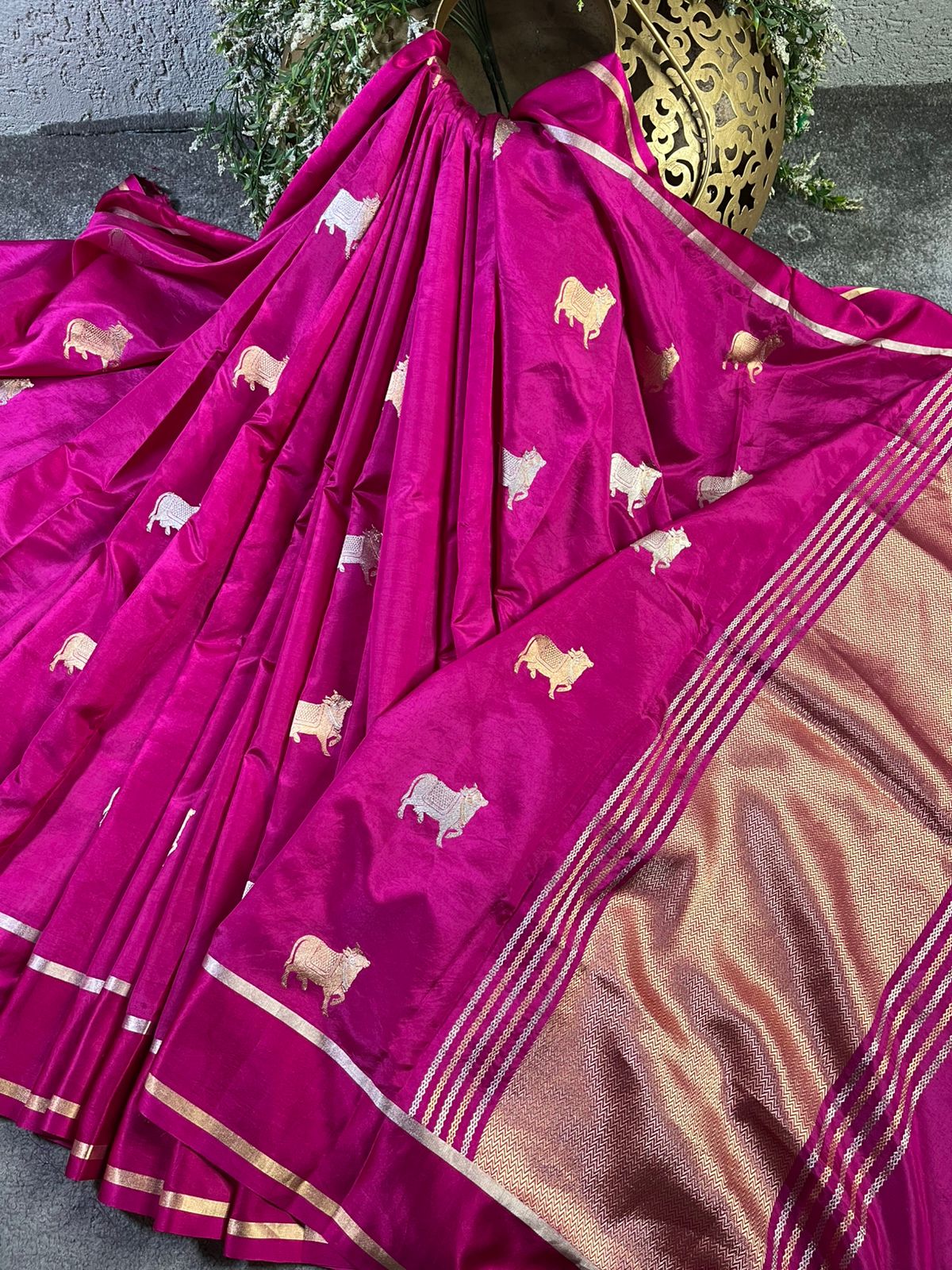 MAGENTA CHINIYA SILK PURE HANDLOOM BANARASI SAREE
