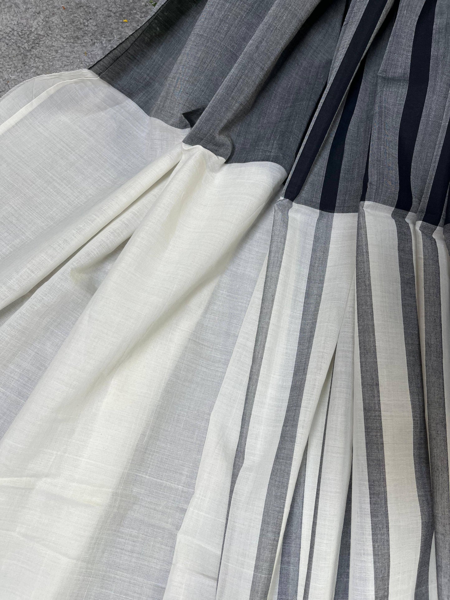 GREY WHITE PURE HANDLOOM KERALA COTTON SAREE