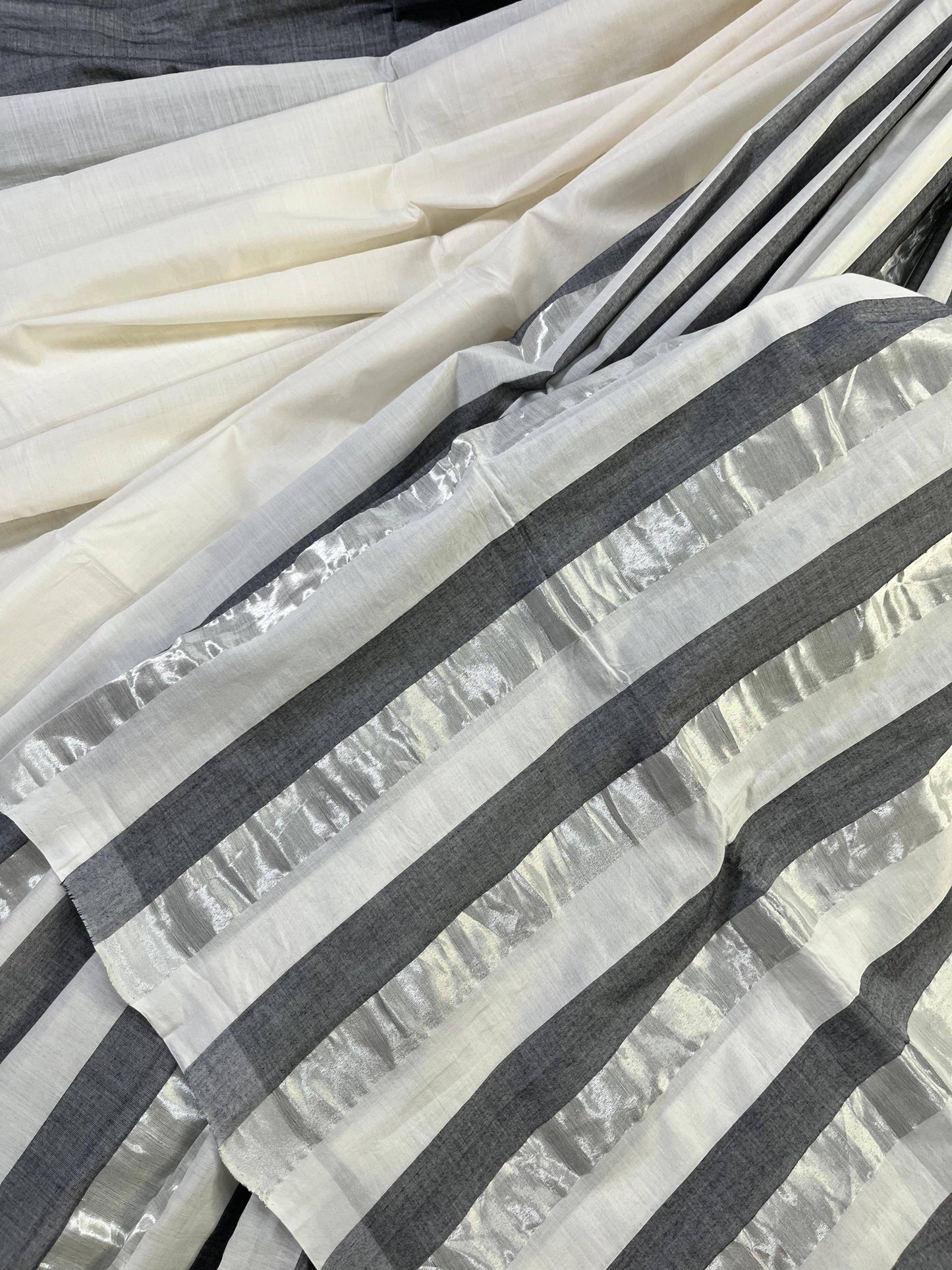 WHITE PURE HANDLOOM KERALA COTTON SAREE