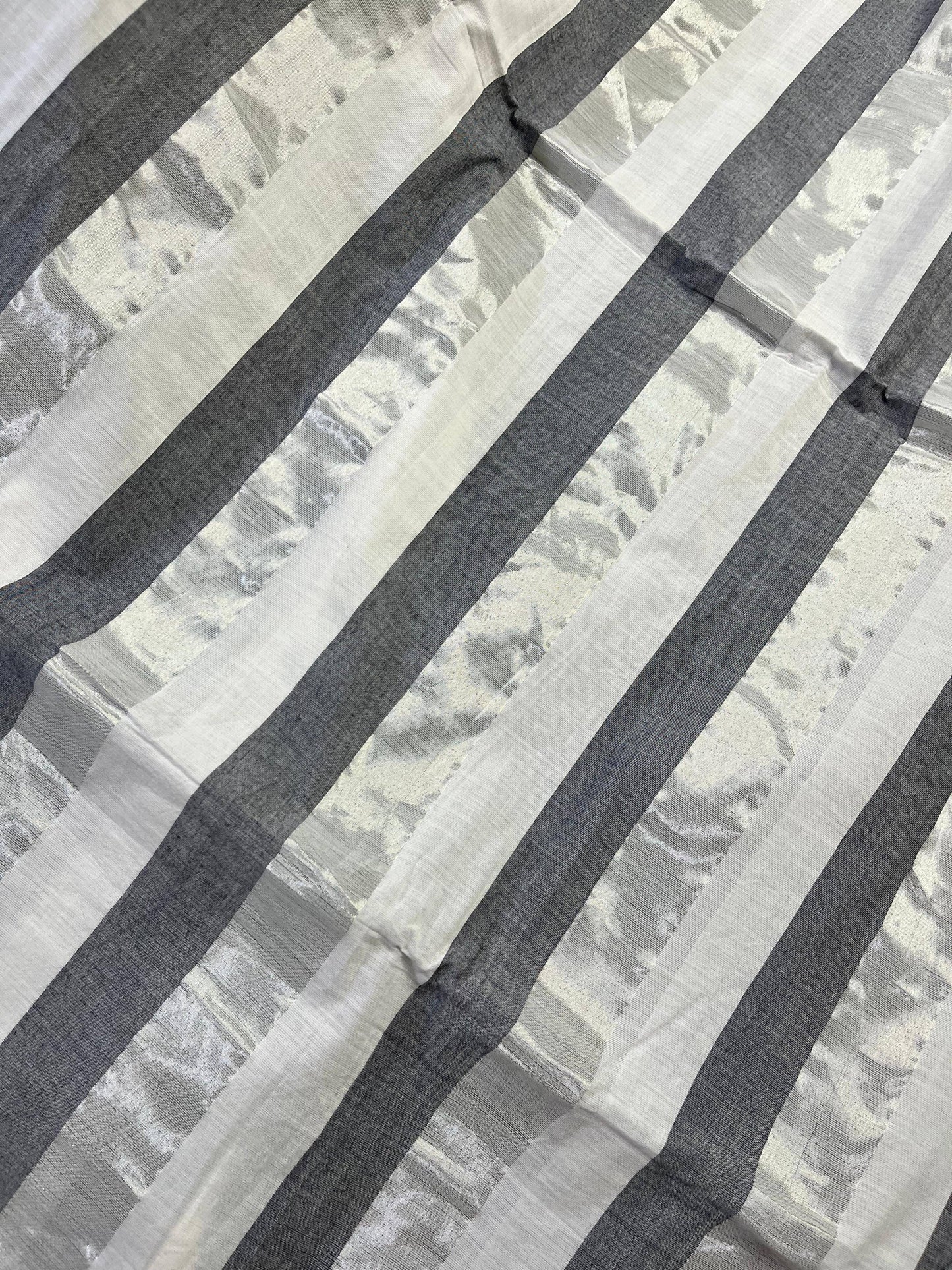 WHITE PURE HANDLOOM KERALA COTTON SAREE