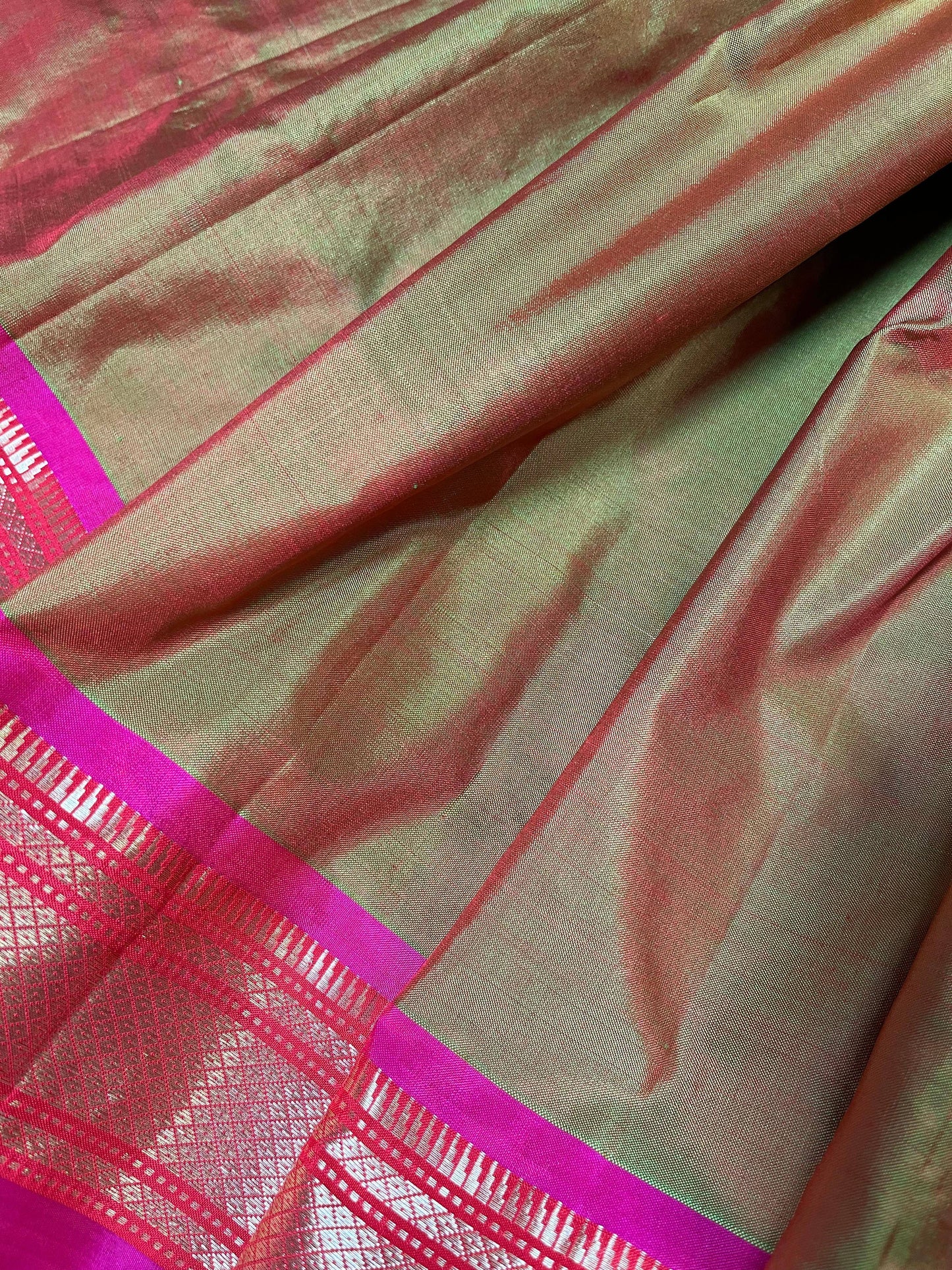 TWO TONE GREEN SILK PURE HANDLOOM PAITHANI SAREE