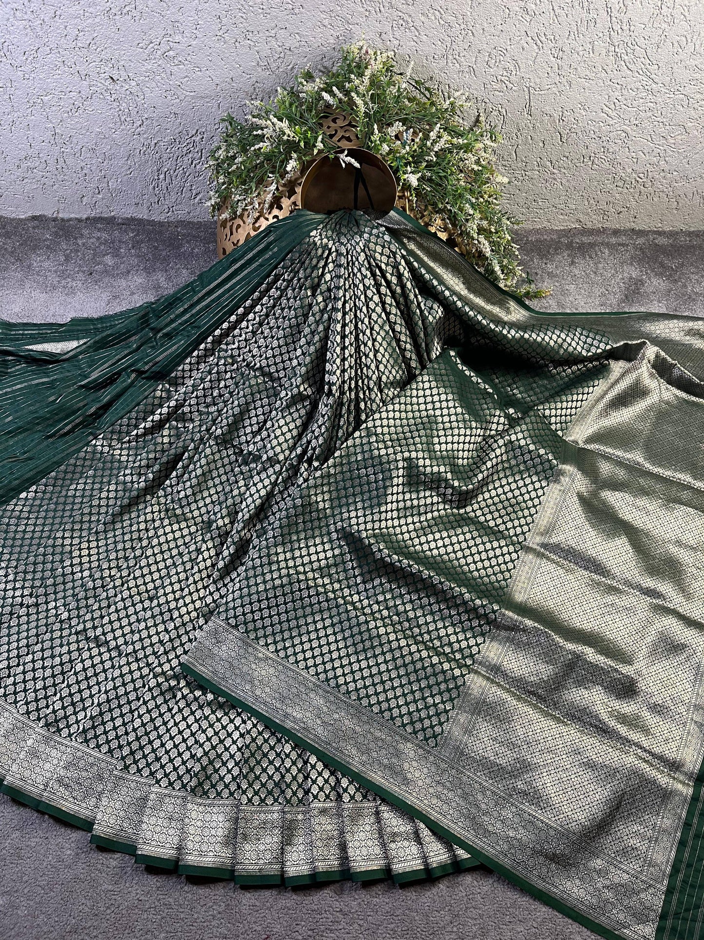 GREEN CHINIYA SILK PURE HANDLOOM BANARASI SAREE