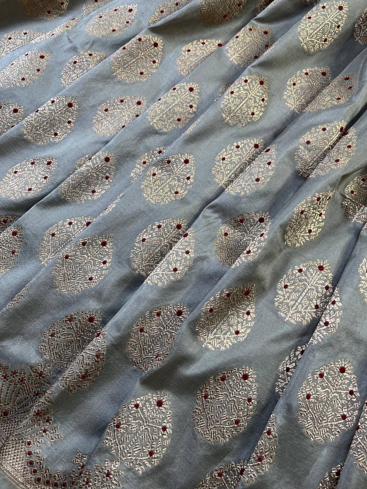 GREY SILK PURE HANDLOOM BANARASI SAREE