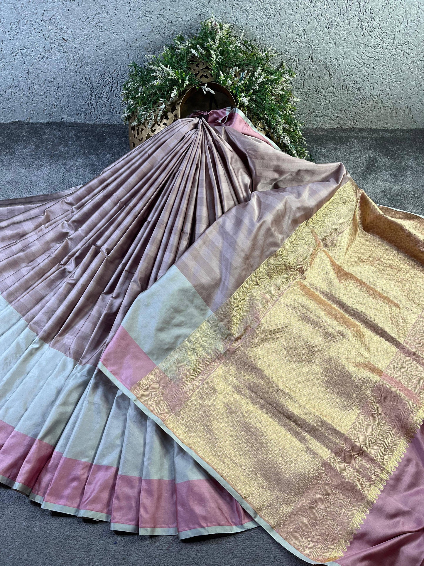 DARK MAUVE MUSHROO SILK PURE HANDLOOM BANARASI SAREE