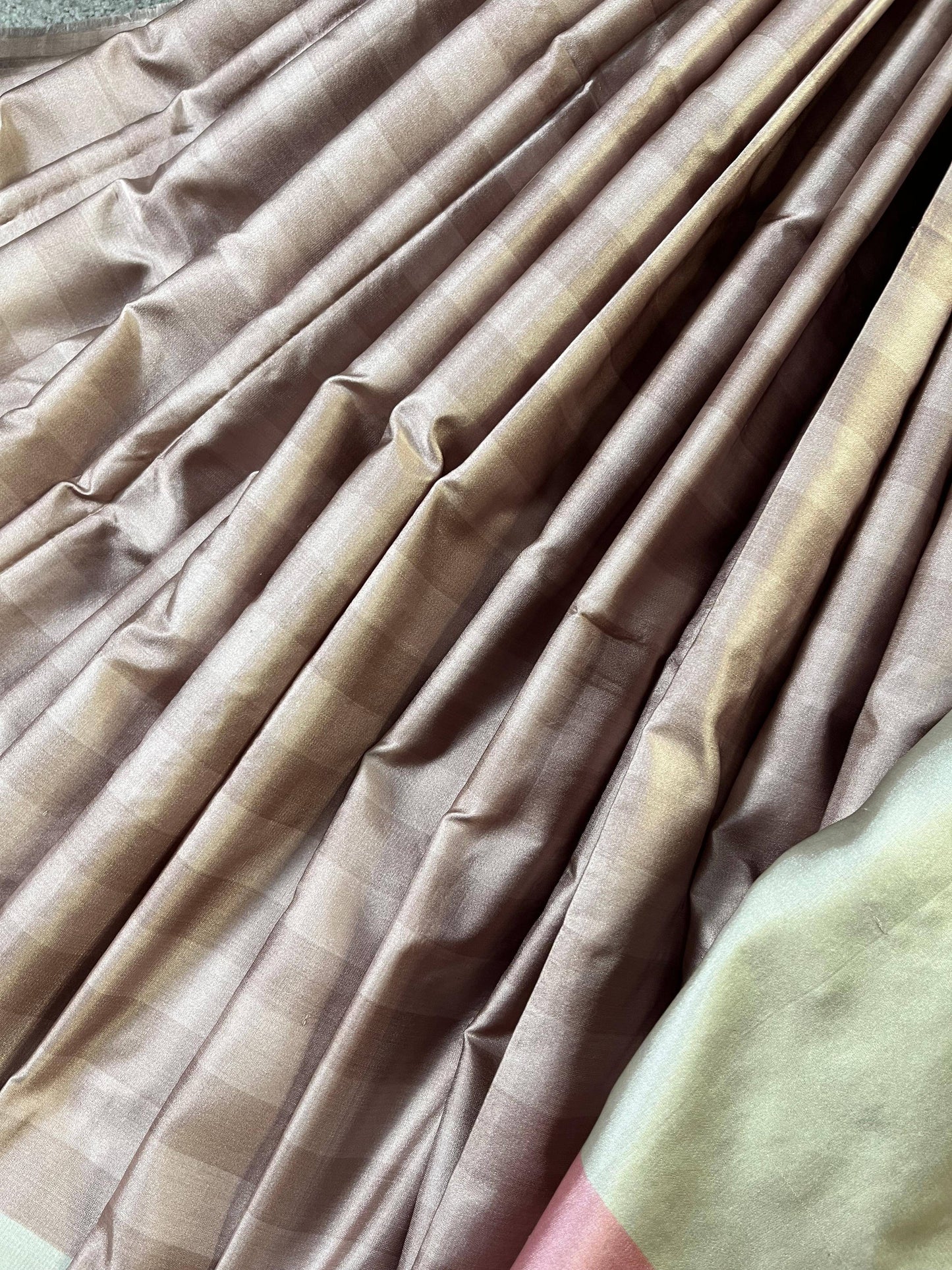 DARK MAUVE MUSHROO SILK PURE HANDLOOM BANARASI SAREE