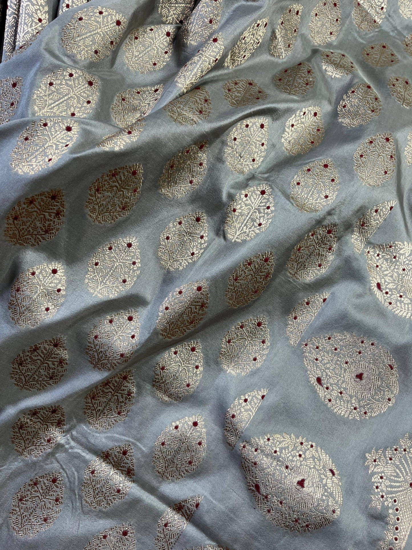 GREY SILK PURE HANDLOOM BANARASI SAREE