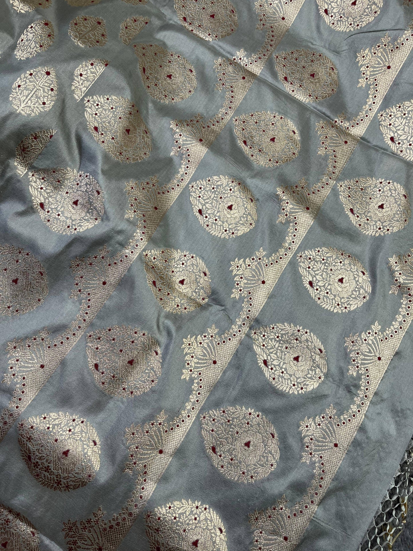 GREY SILK PURE HANDLOOM BANARASI SAREE