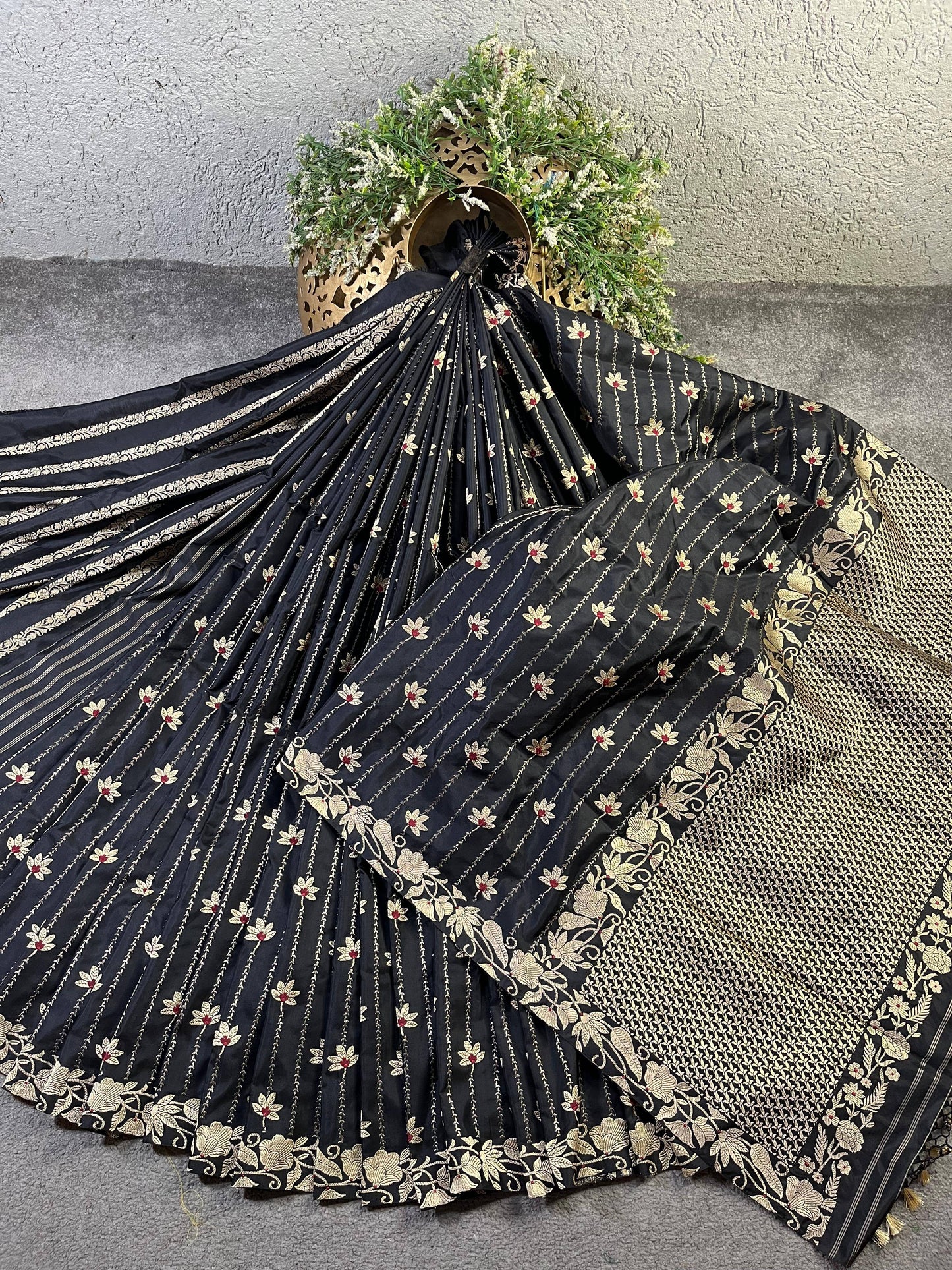 BLACK SILK PURE HANDLOOM BANARASI SAREE
